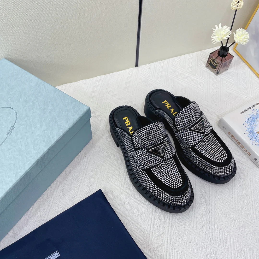 Обувь Prada - Мюли Prada, украшенные стразами
