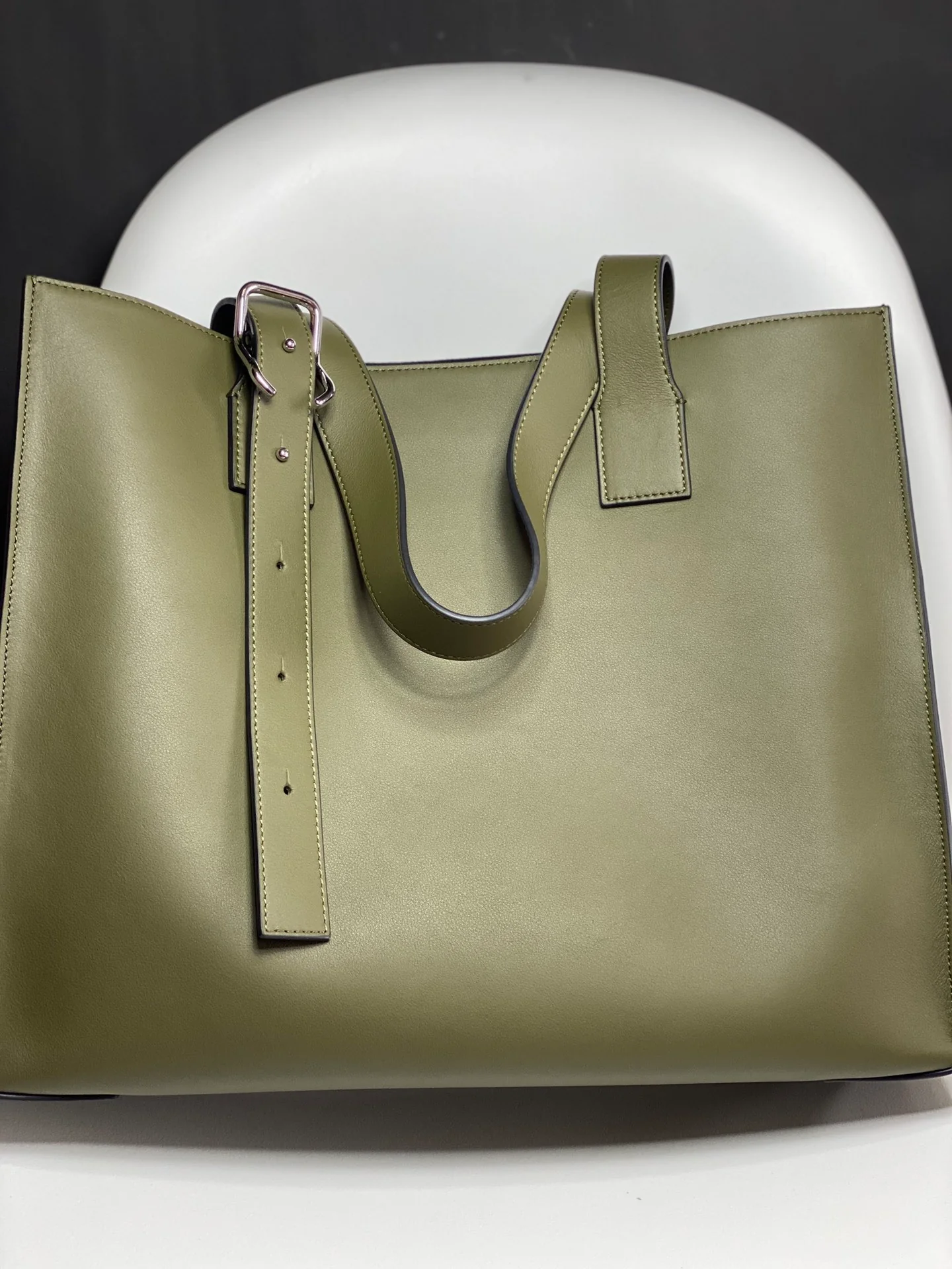 Сумка-тоут Loewe с горизонтальной пряжкой, 3