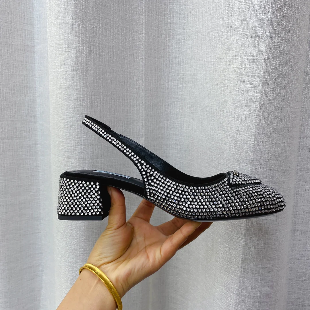 Туфли Prada - Prada - Украшены стразами - На низком каблуке - Туфли Мэри Джейн - Серебристые