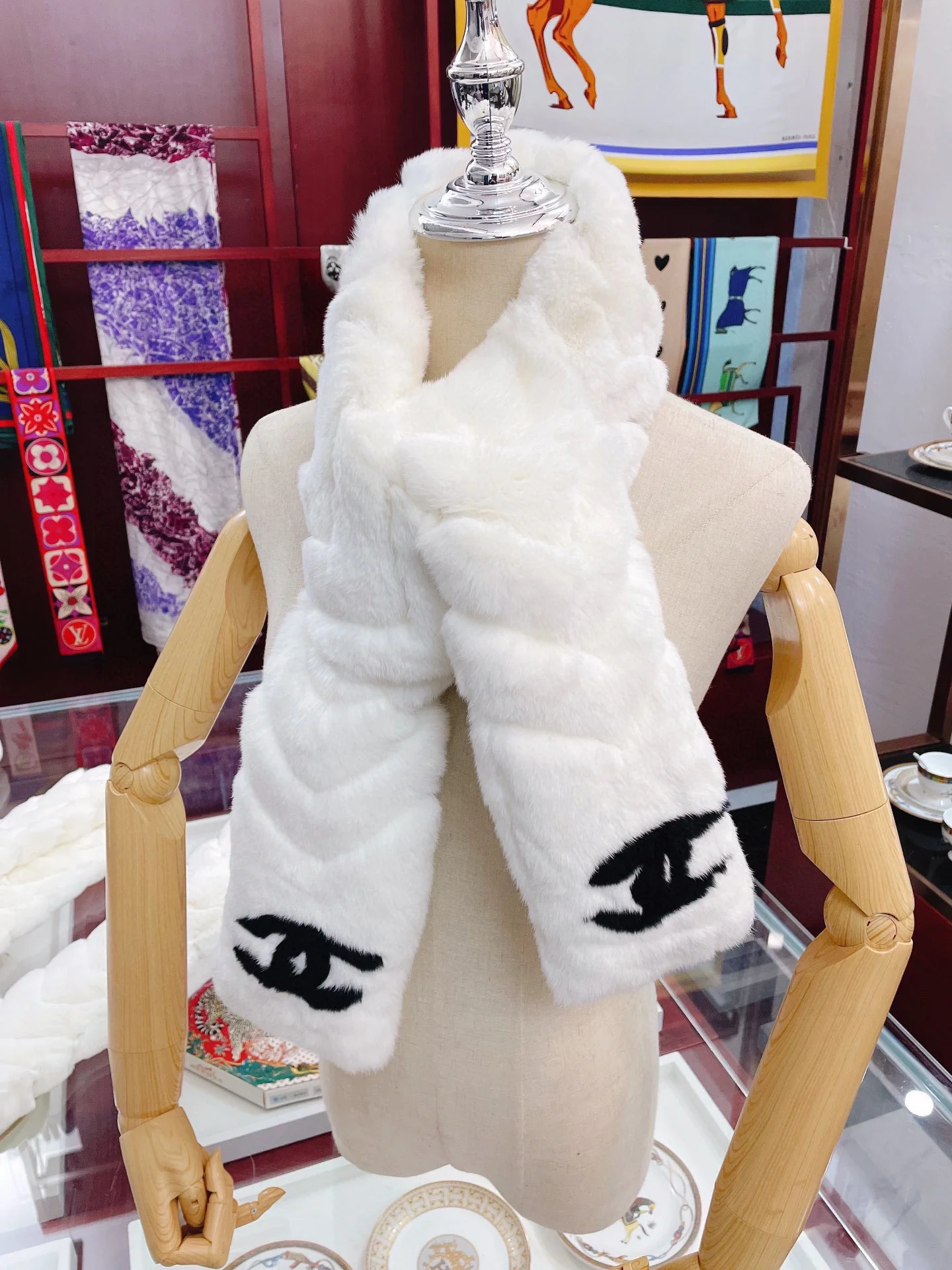 Меховой шарф Chanel - 20-120 см - Популярный стиль на сайте Xiaohongshu (Маленькая красная книжка)