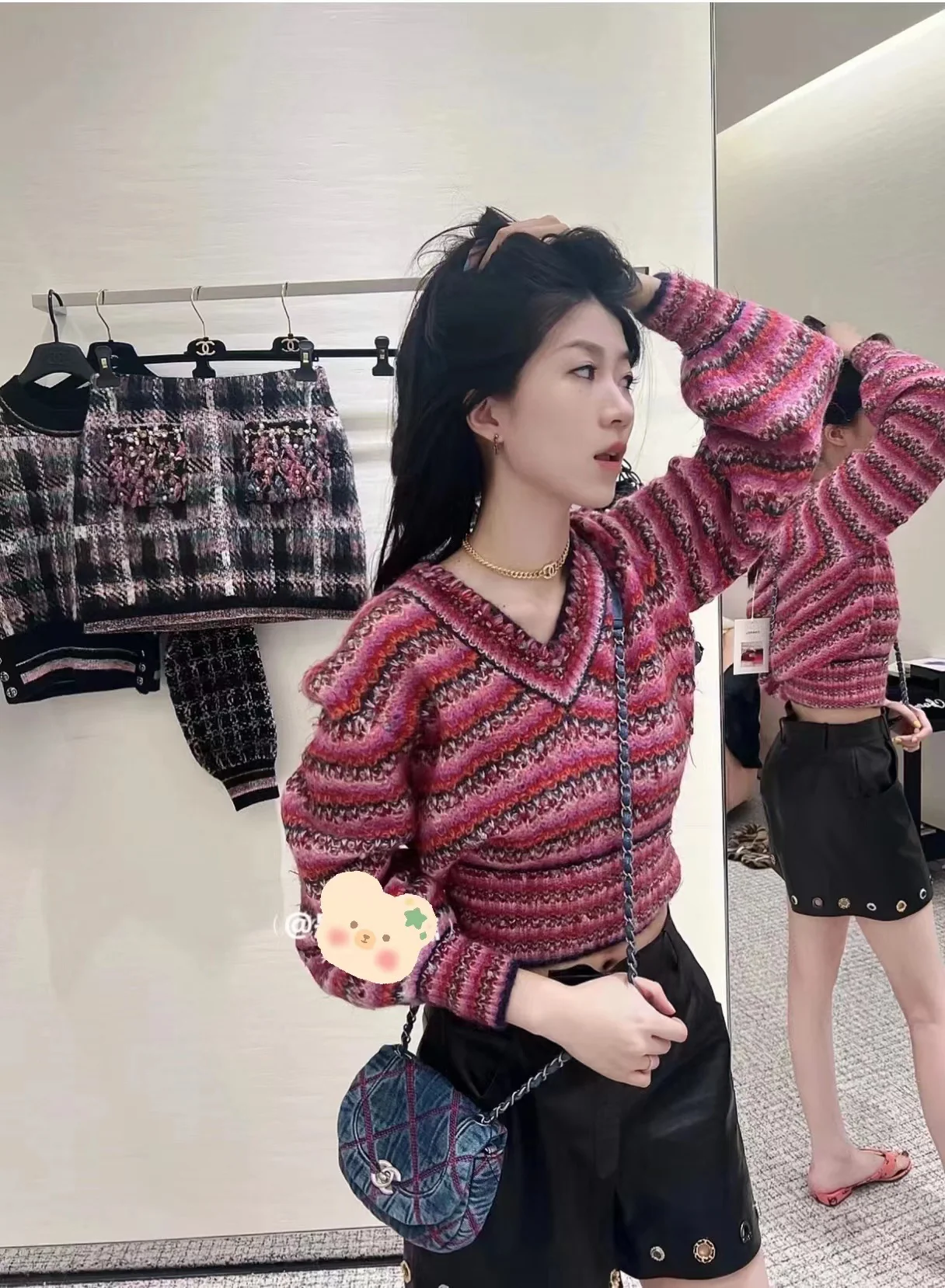 Коллекция Chanel 2022 Métiers d'Art — Джинсовая сумка-седелька — Мини