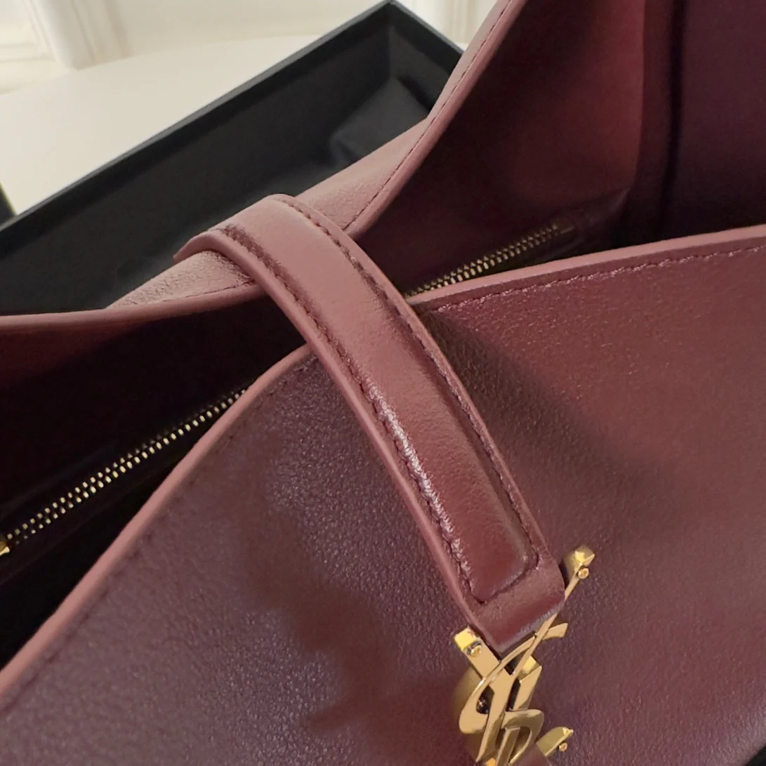 YSL-le-5-a-7-soft-hobo-maroon