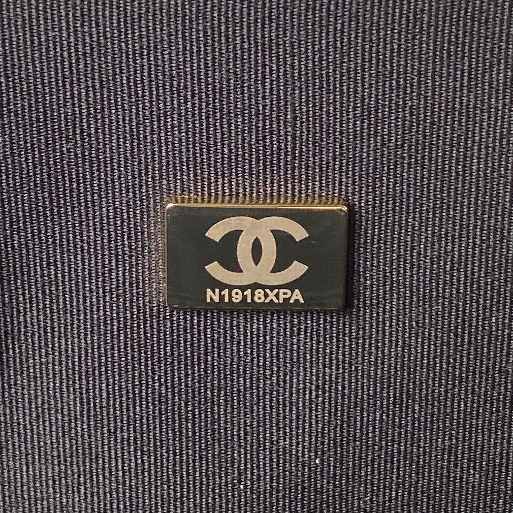 Коллекция Chanel Весна/Лето 2023 - Сумка-клапан 