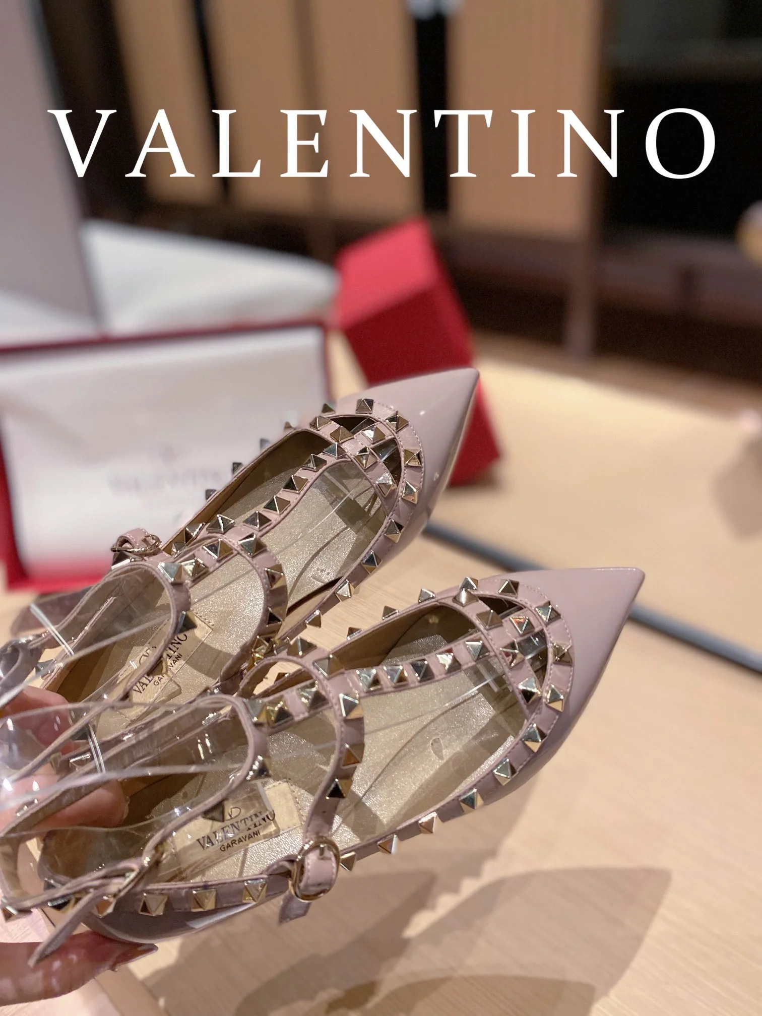 Valentino - Балетки с острым носком и стразами