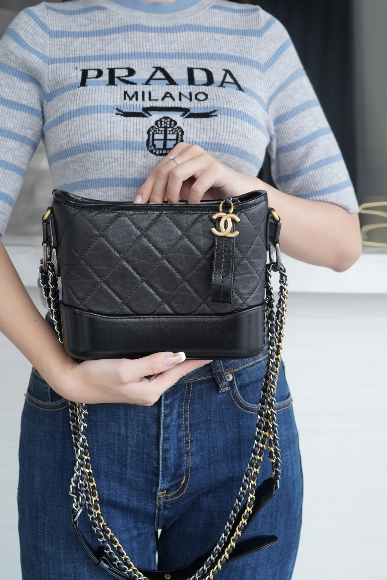 Маленькая сумка-хобо Chanel Garbielle - черная