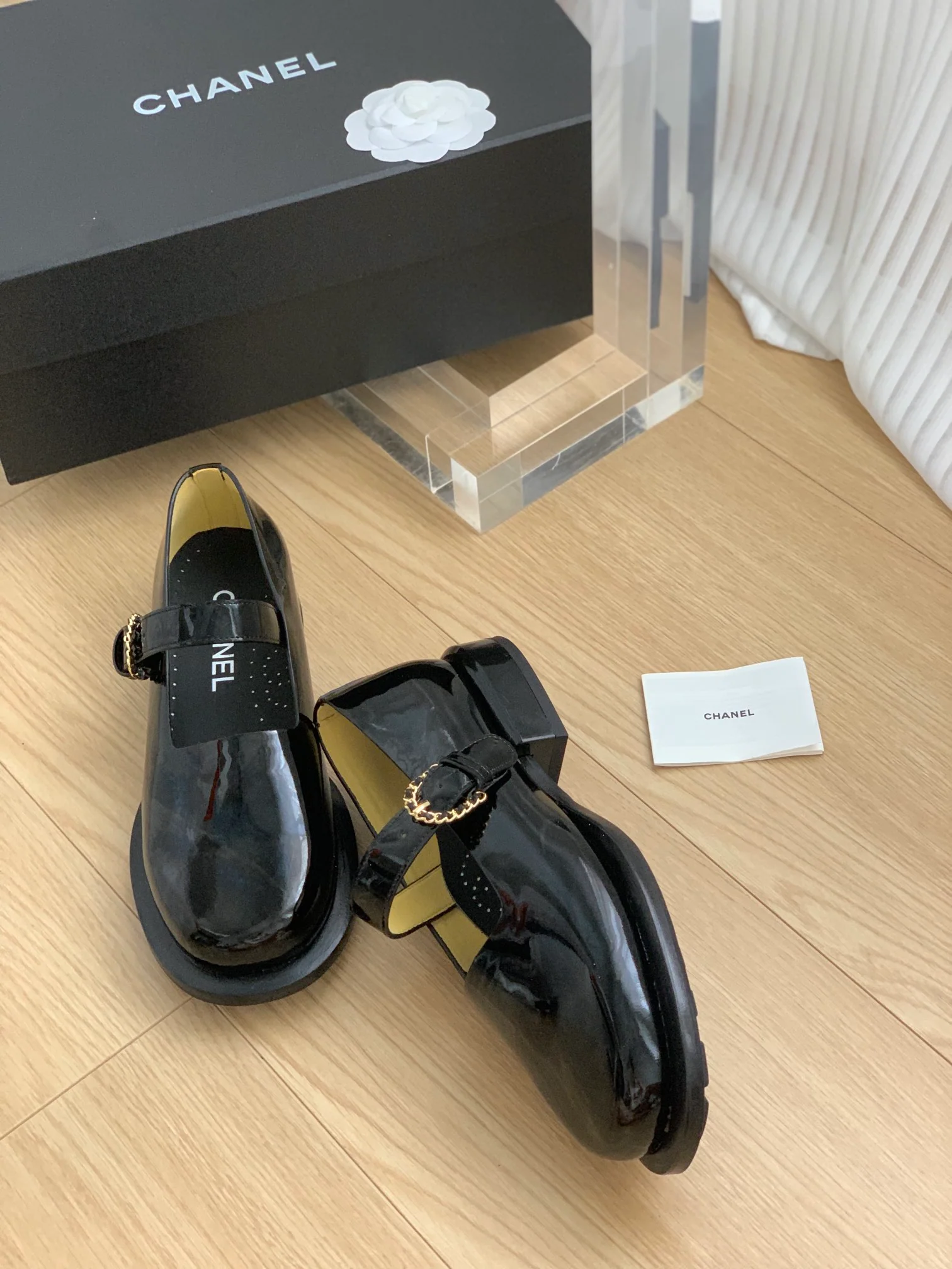 Новинка сезона осень/зима 2023 от Chanel - туфли Мэри Джейн - черные.