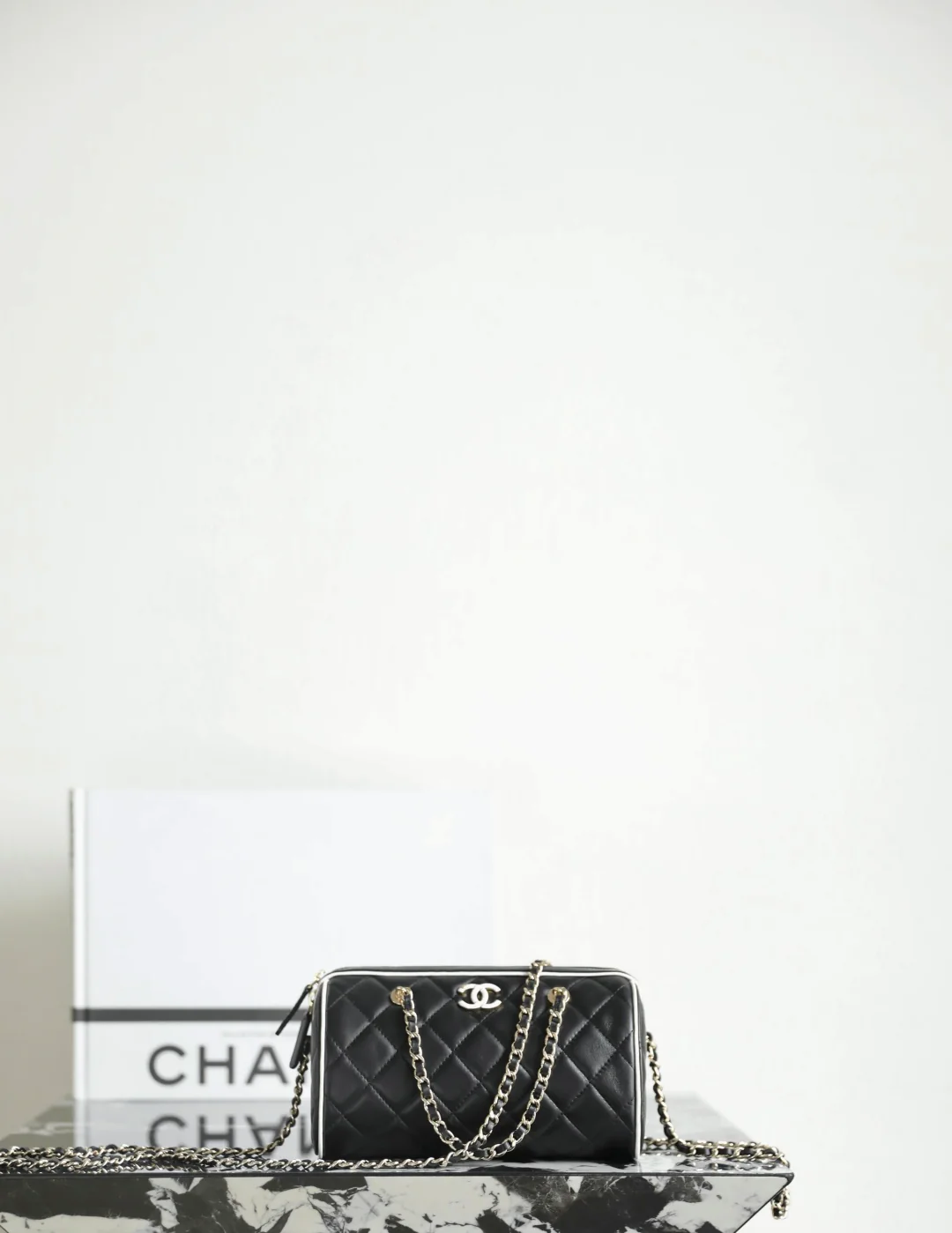 Мини-шар для боулинга из овечьей кожи, весенне-летний, 25 пенсов, с черно-белыми краями.