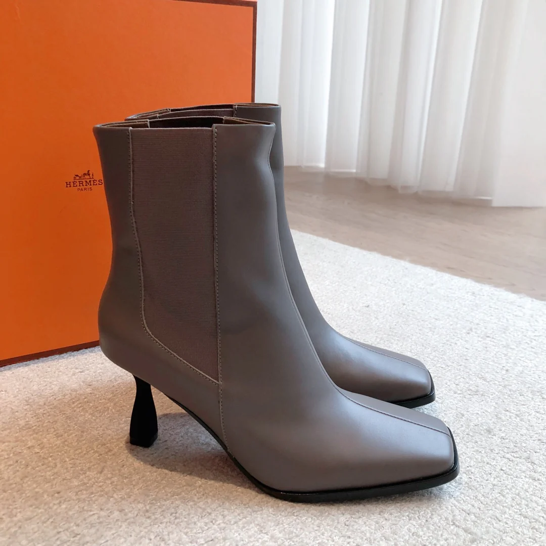 Новинка осенне-зимней коллекции Hermes — импортные кожаные ботильоны из овечьей кожи — цвет ?железно-серый?.