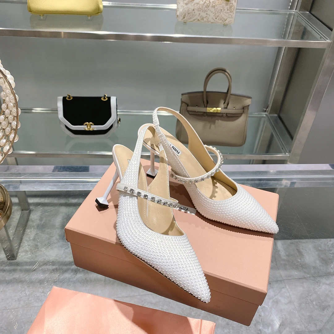 Новые поступления коллекции Miu Miu весна/лето 2022 — Туфли на шпильке — Белые
