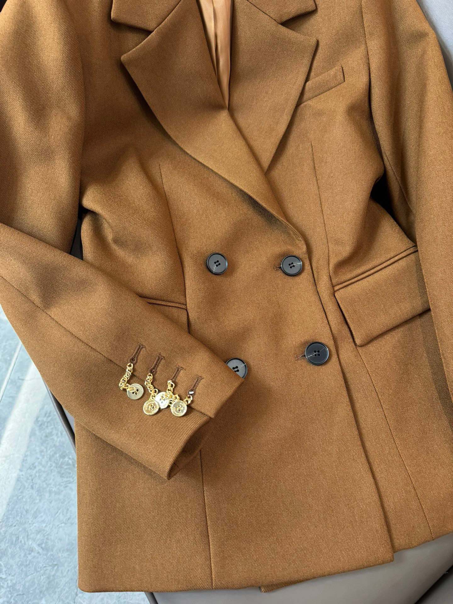 Пиджак Burberry 2403-24ss, новый, коричневый.