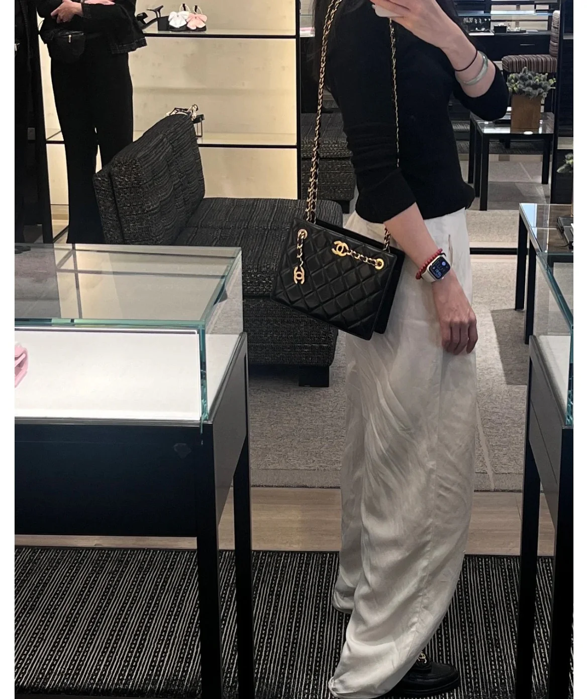 Черная квадратная сумочка на цепочке для вечерних мероприятий