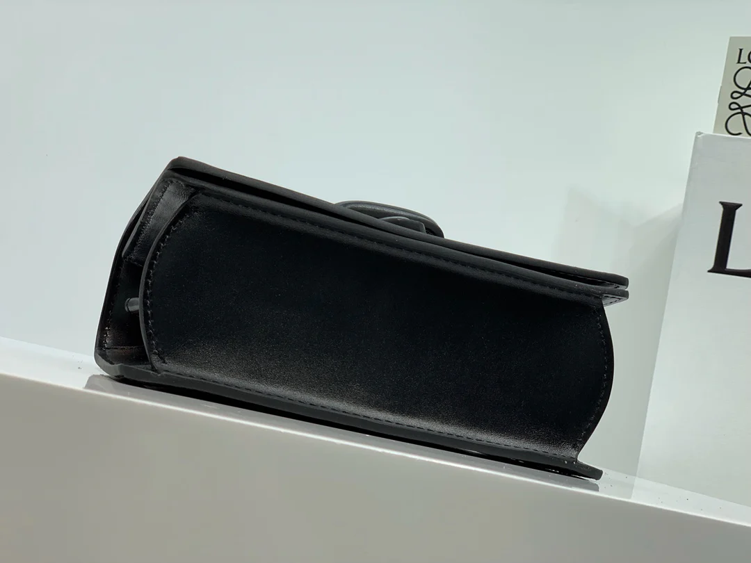 Треугольная сумка Loewe - Телячья кожа - Маленькая - 2 шт.