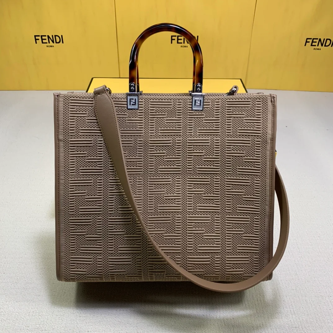 Сумка-тоут Fendi Sunshine Medium Apricot из сетчатой ??ткани
