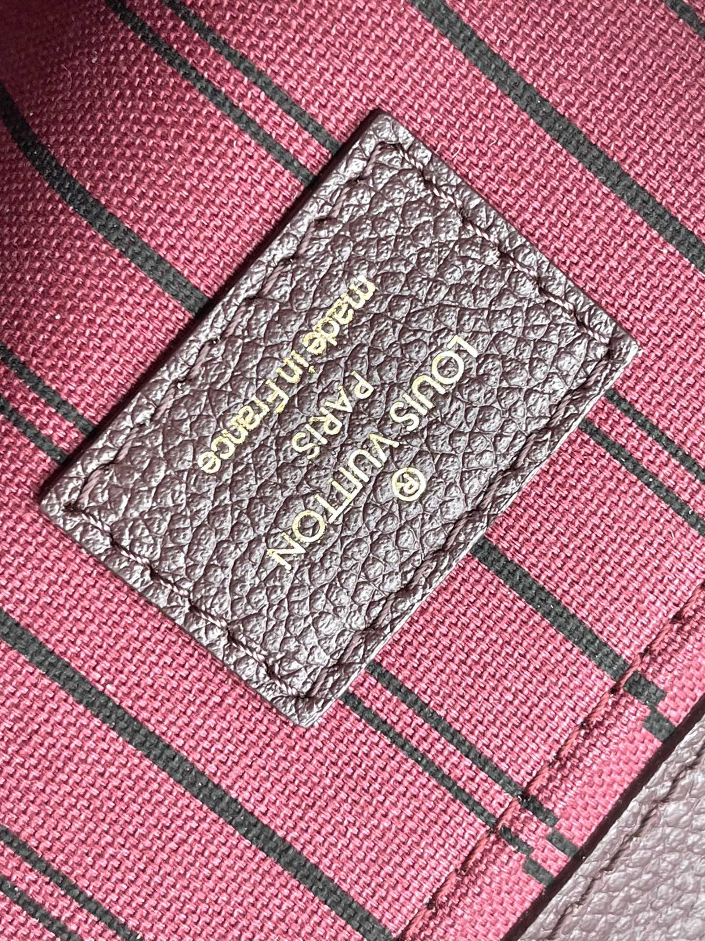 m46613-LV-Pochette-Metis-Classic с узором, кожа, винно-красный