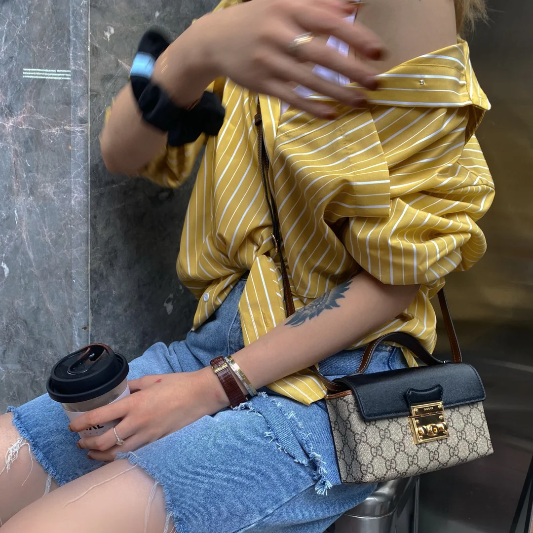 Замок Gucci — реальные фотографии людей, носящих замок Gucci.