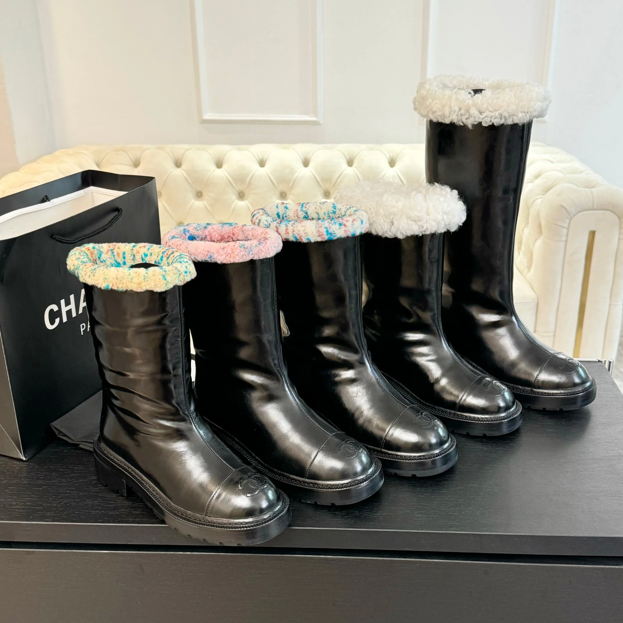 Шерстяные сапоги на платформе Chanel - черные