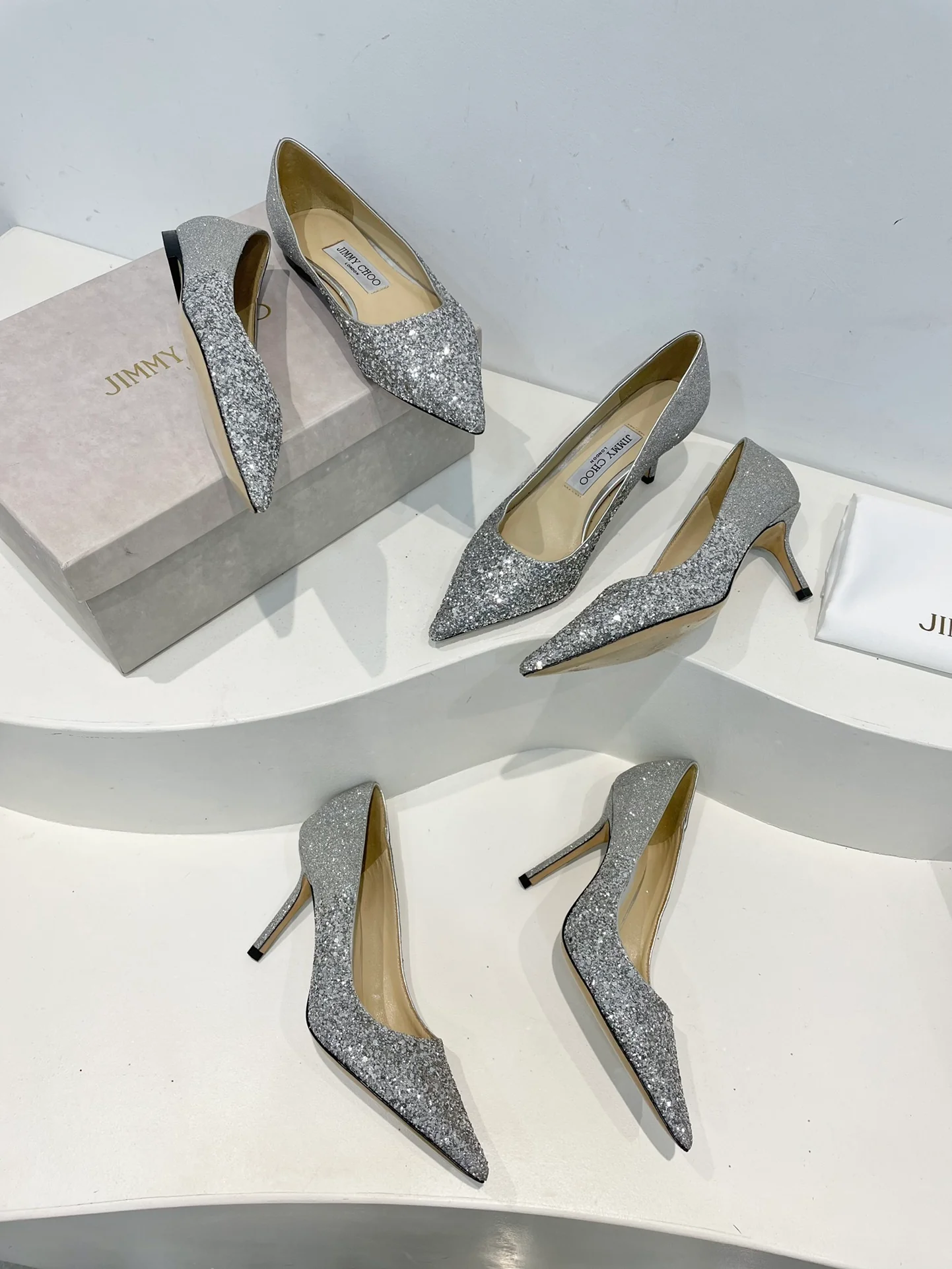 Туфли-лодочки Jimmy с острым носком на шпильке - серебристые