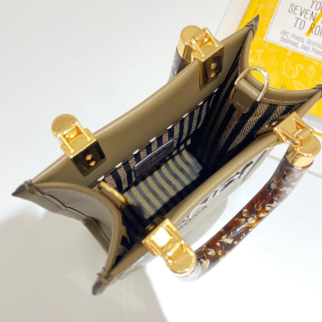 Мини-сумка Fendi Sunshine из коричневой змеиной кожи с принтом