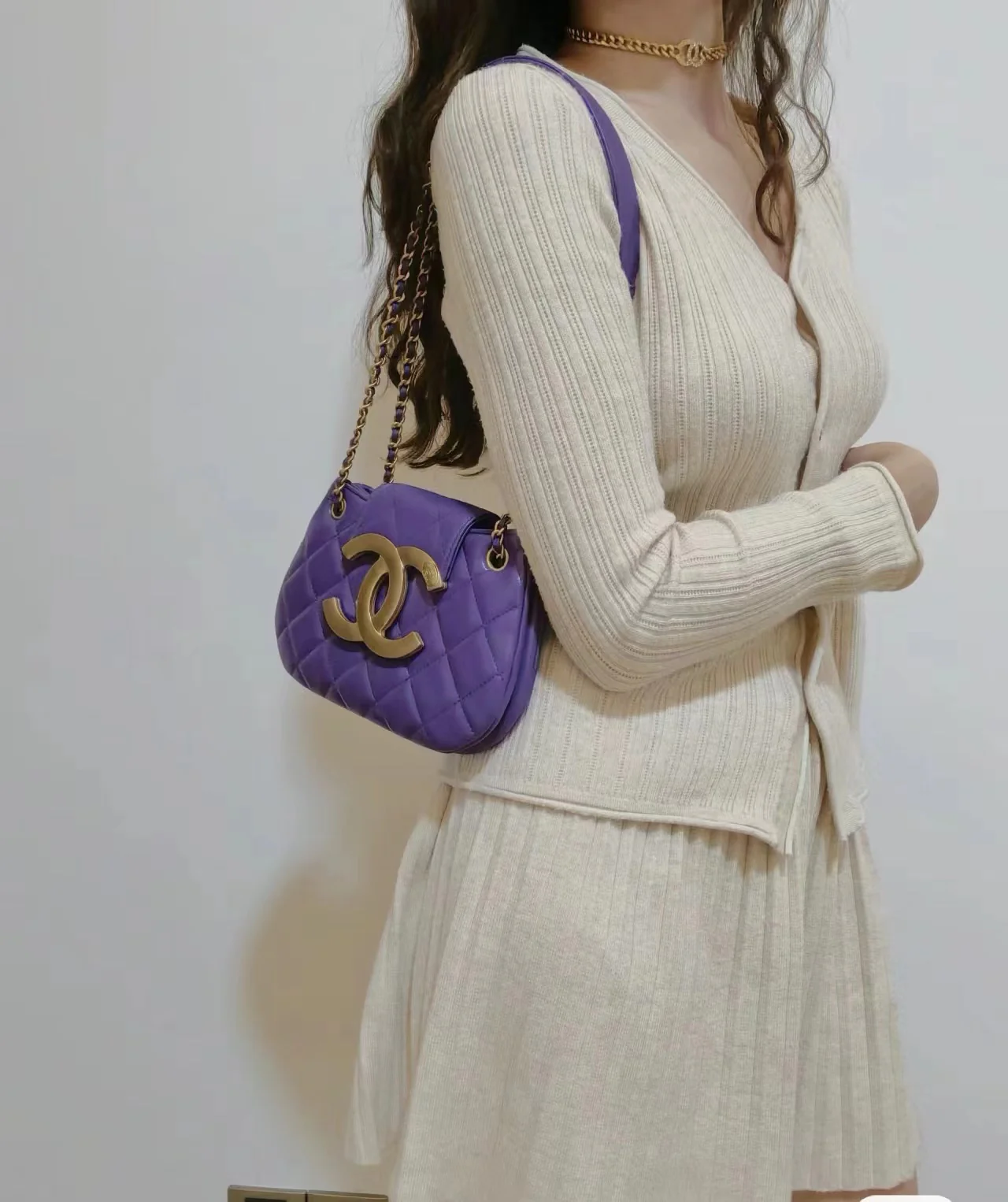 Новая коллекция Chanel ?Ранняя весна? — 24c — Большая ретро-сумка Double C — Мессенджер — Фиолетовая