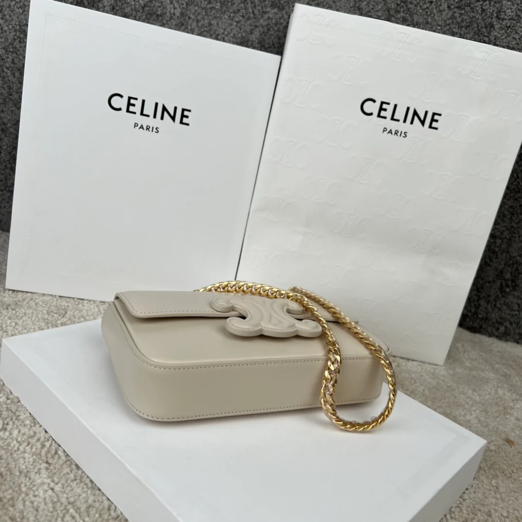 Сумка Celine Triomphe на плечо из глянцевой телячьей кожи с цепочкой - 2 шт.