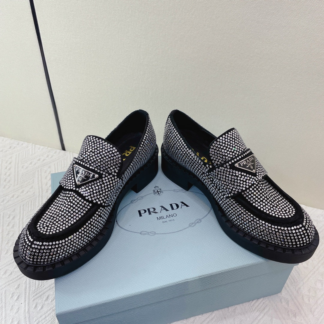 Туфли Prada - Лоферы Prada, украшенные стразами - серебристые