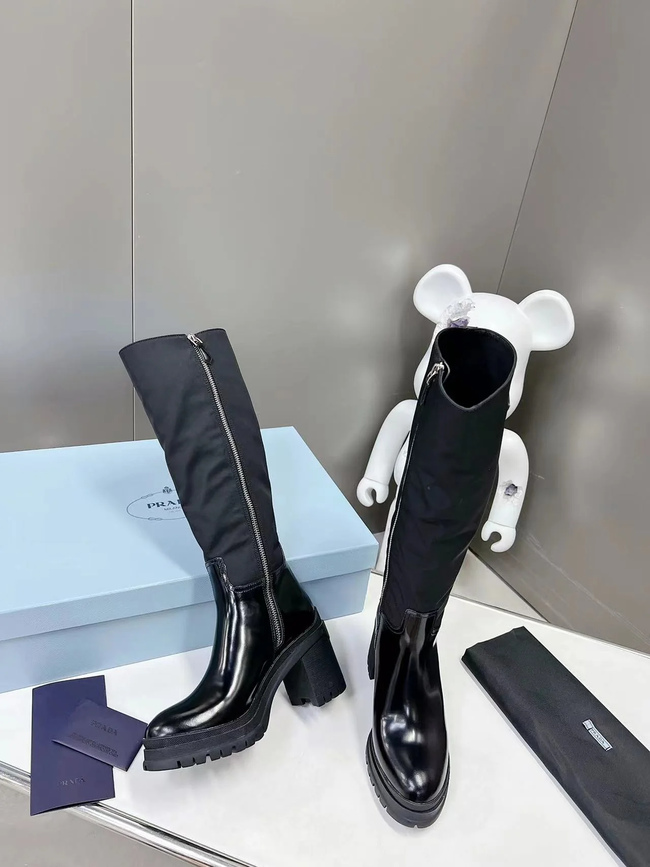 Chanel - Новинка весны 2022 года - Ботинки на массивном каблуке - Черные