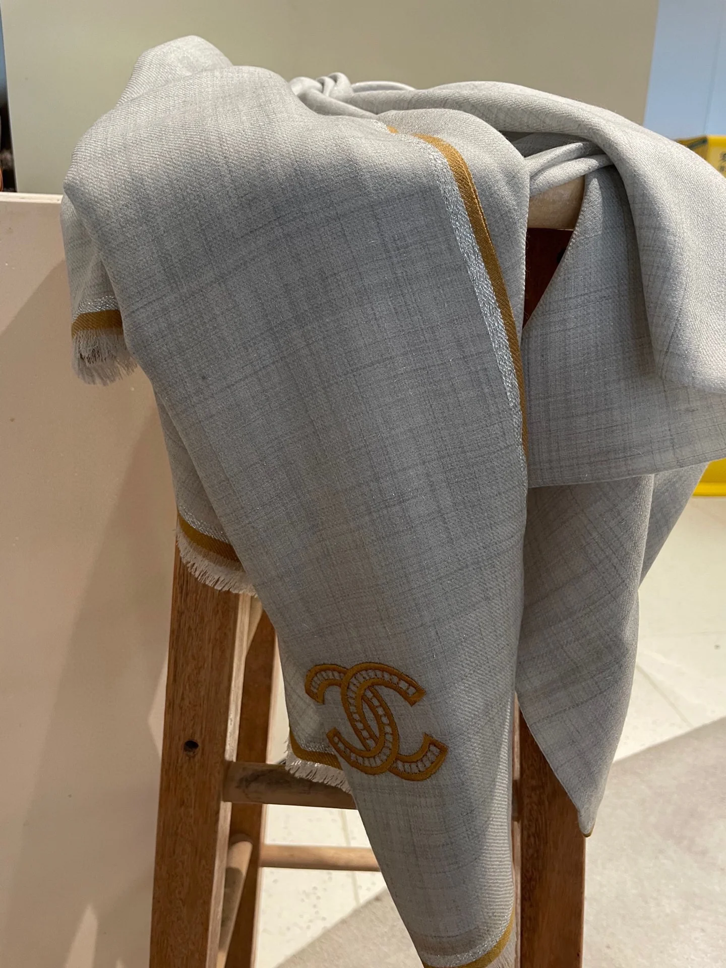 Шарф Chanel с металлизированной нитью - 90-200 см - Кашемир Кашмир Хайленд - Серый