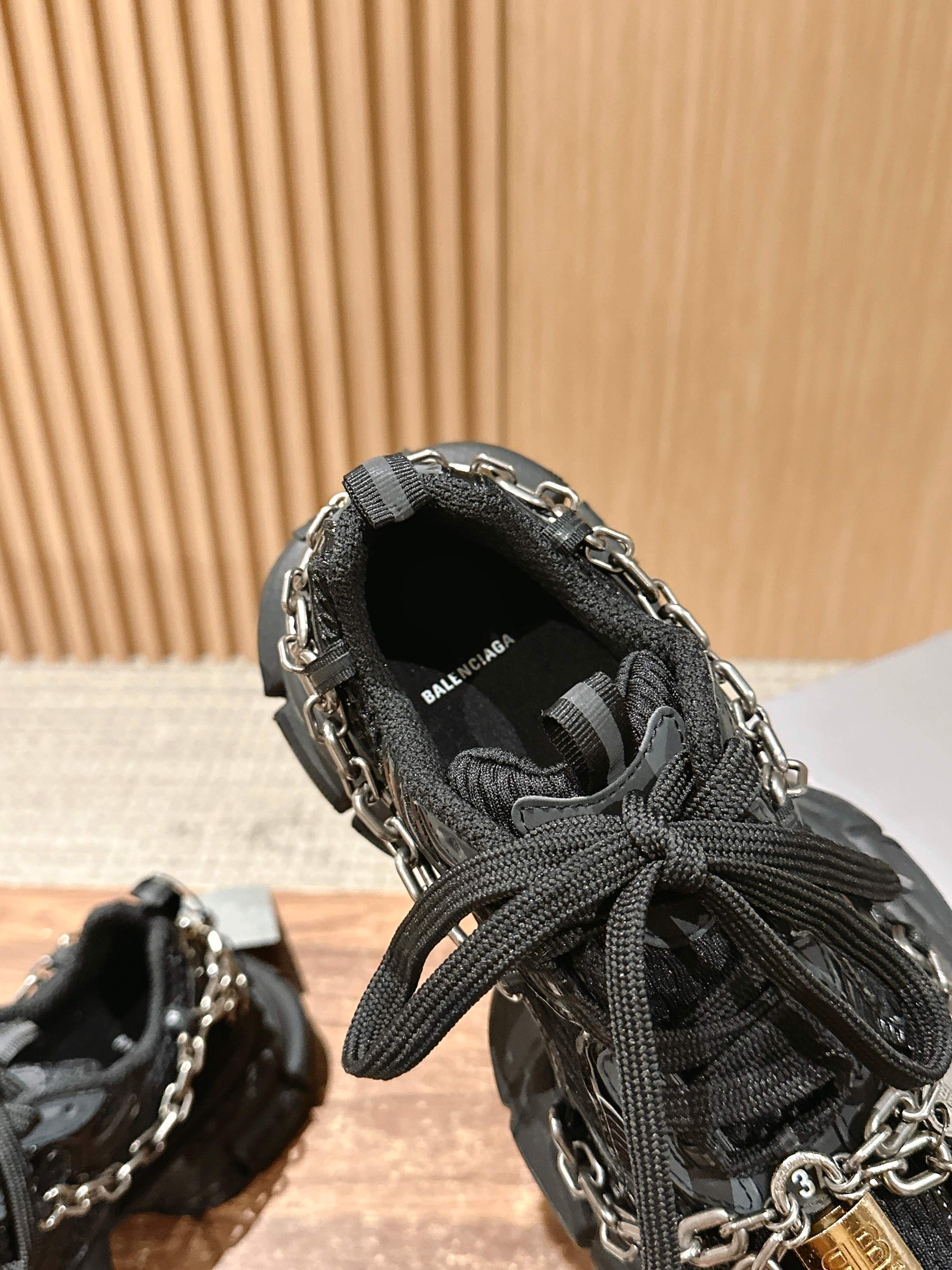 Массивные кроссовки Balenciaga — парный стиль — черные