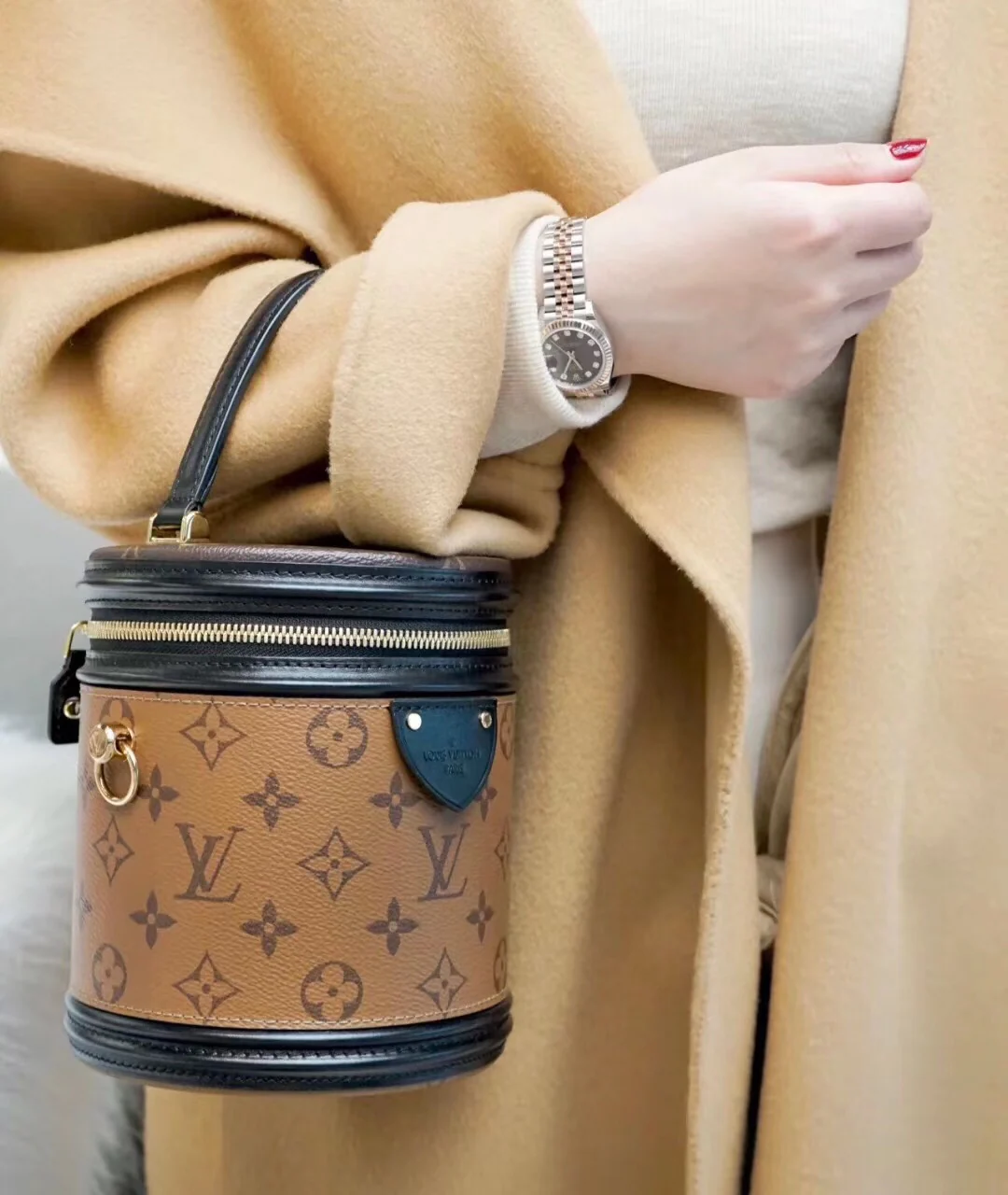 lv-m43986-cannes-cylinder bag