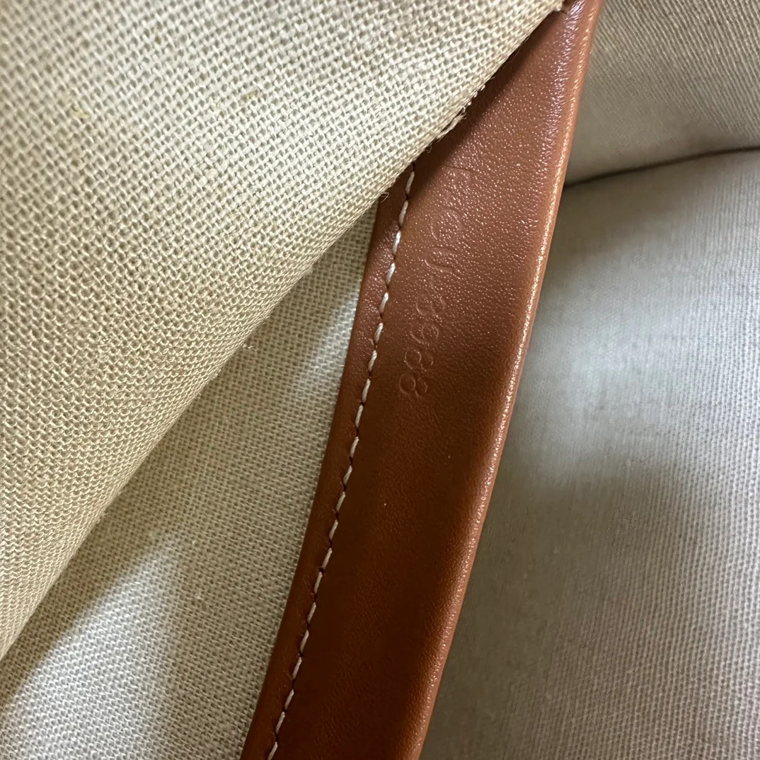 Большая тканевая сумка-тоут Celine Triumph.