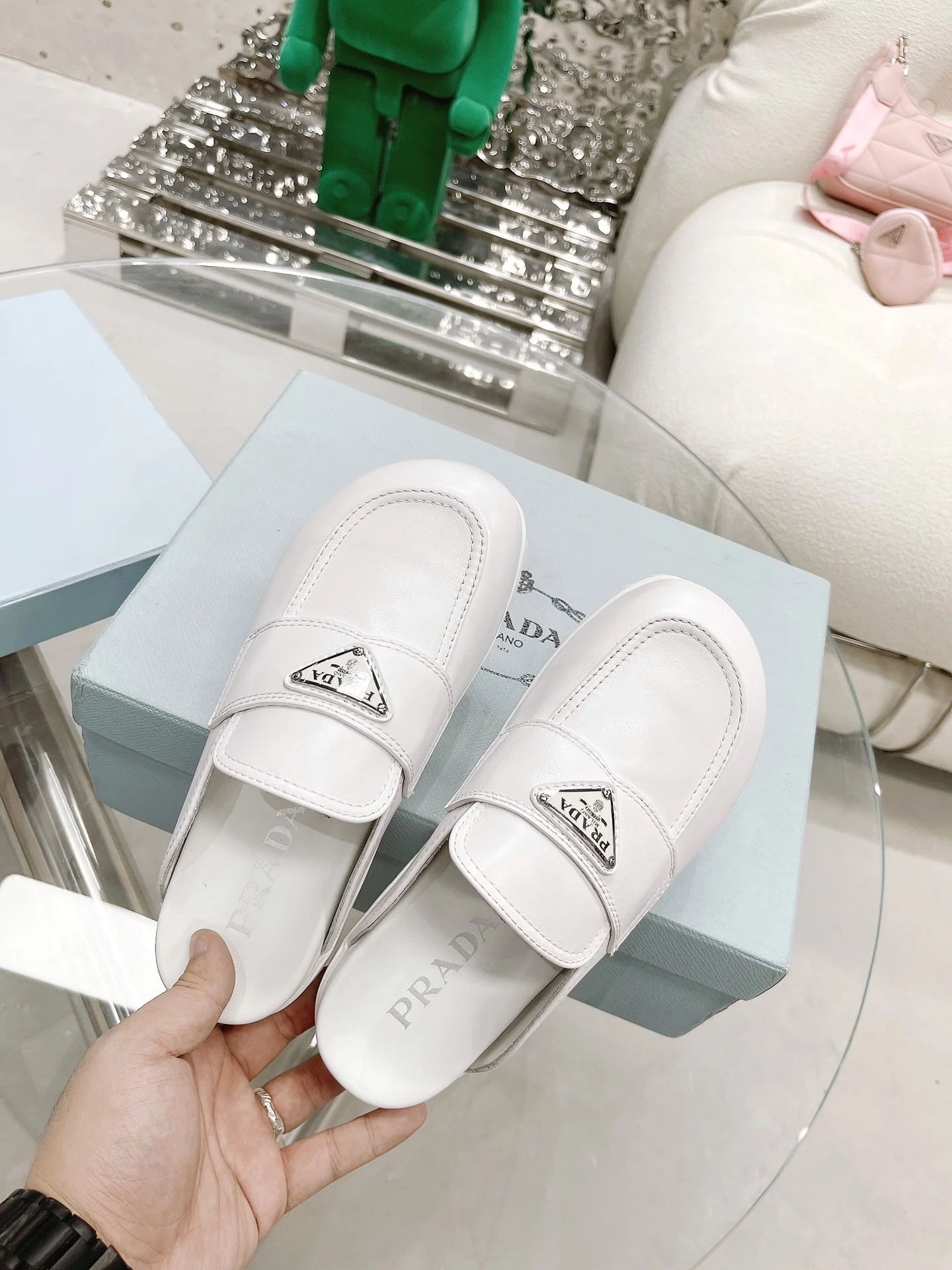 Коллекция Prada 2022 года с подиума - Лоферы на платформе - 3