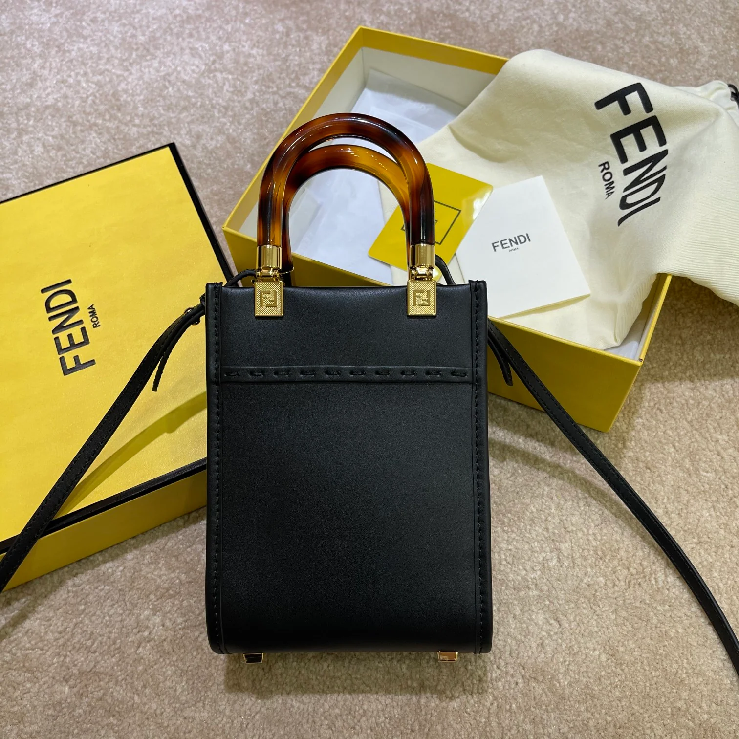 Сумка-тоут Fendi Sunshine - Мини - Черная