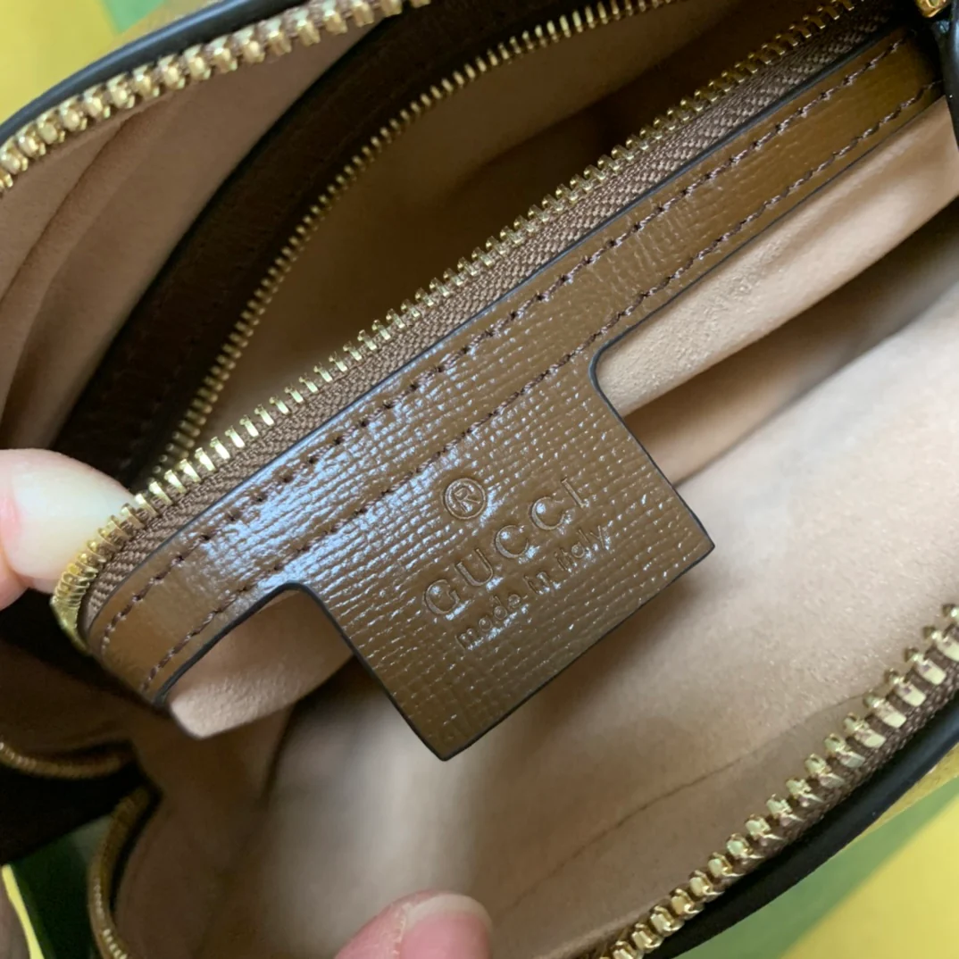 Сумка для фотоаппарата Gucci 1955 с пряжкой в ??виде подковы