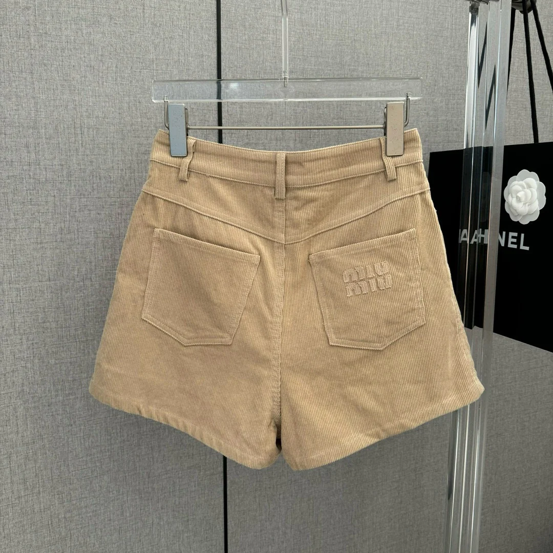 Miu Miu - 2404 - 24 Весна/Лето Новые ретро-шорты из вельвета