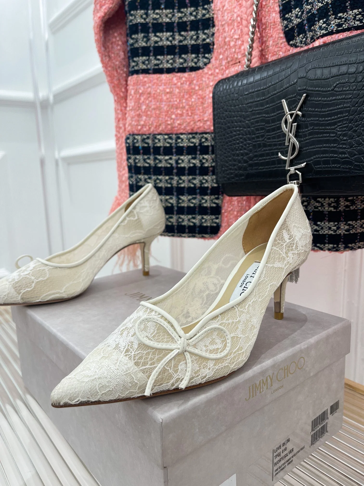 Jimmy - Новинка сезона весна/лето 2022 - Туфли на высоком каблуке с бантом и кружевом
