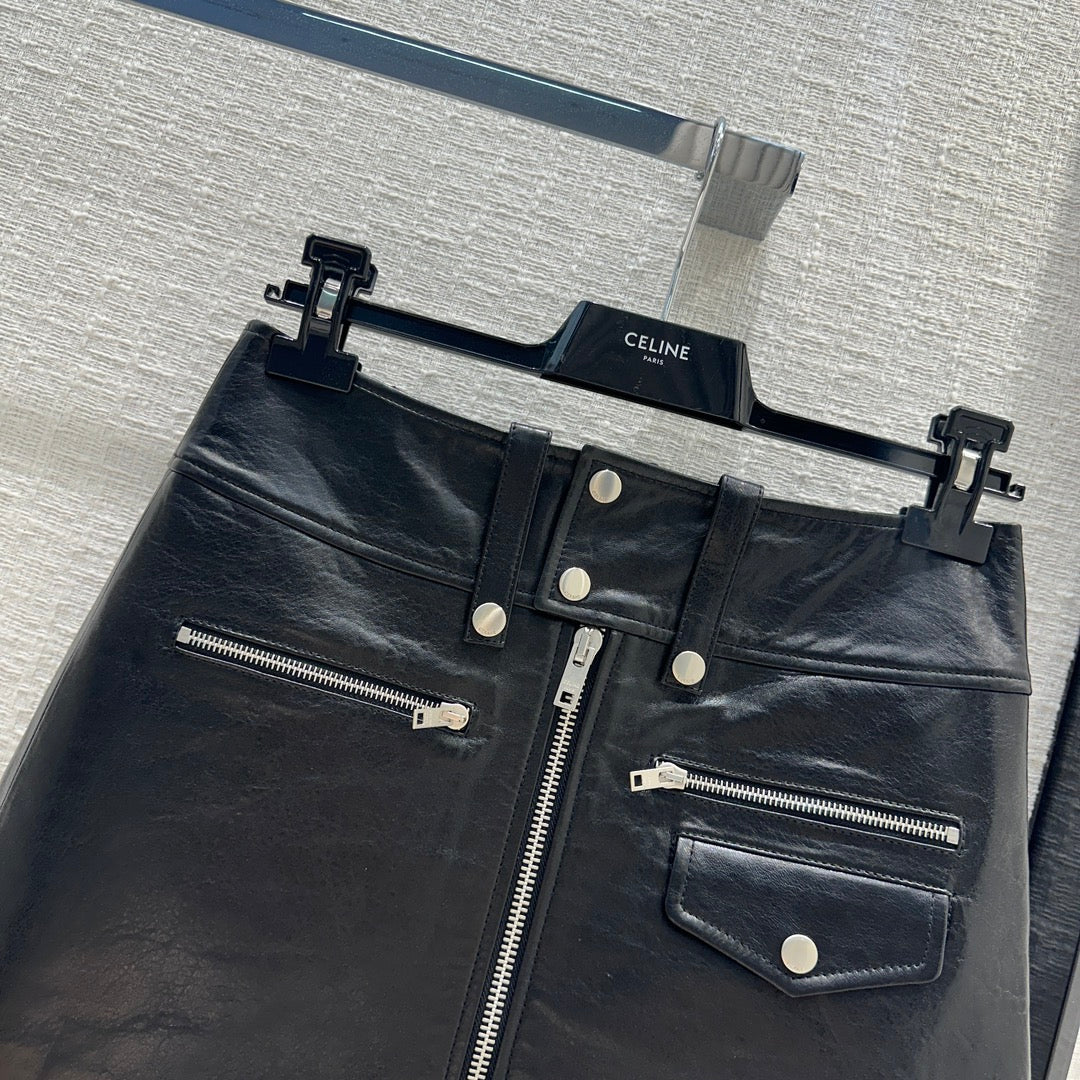 Новинка сезона весна/лето 2024 от Celine - юбка из овечьей кожи в стиле панк - 1