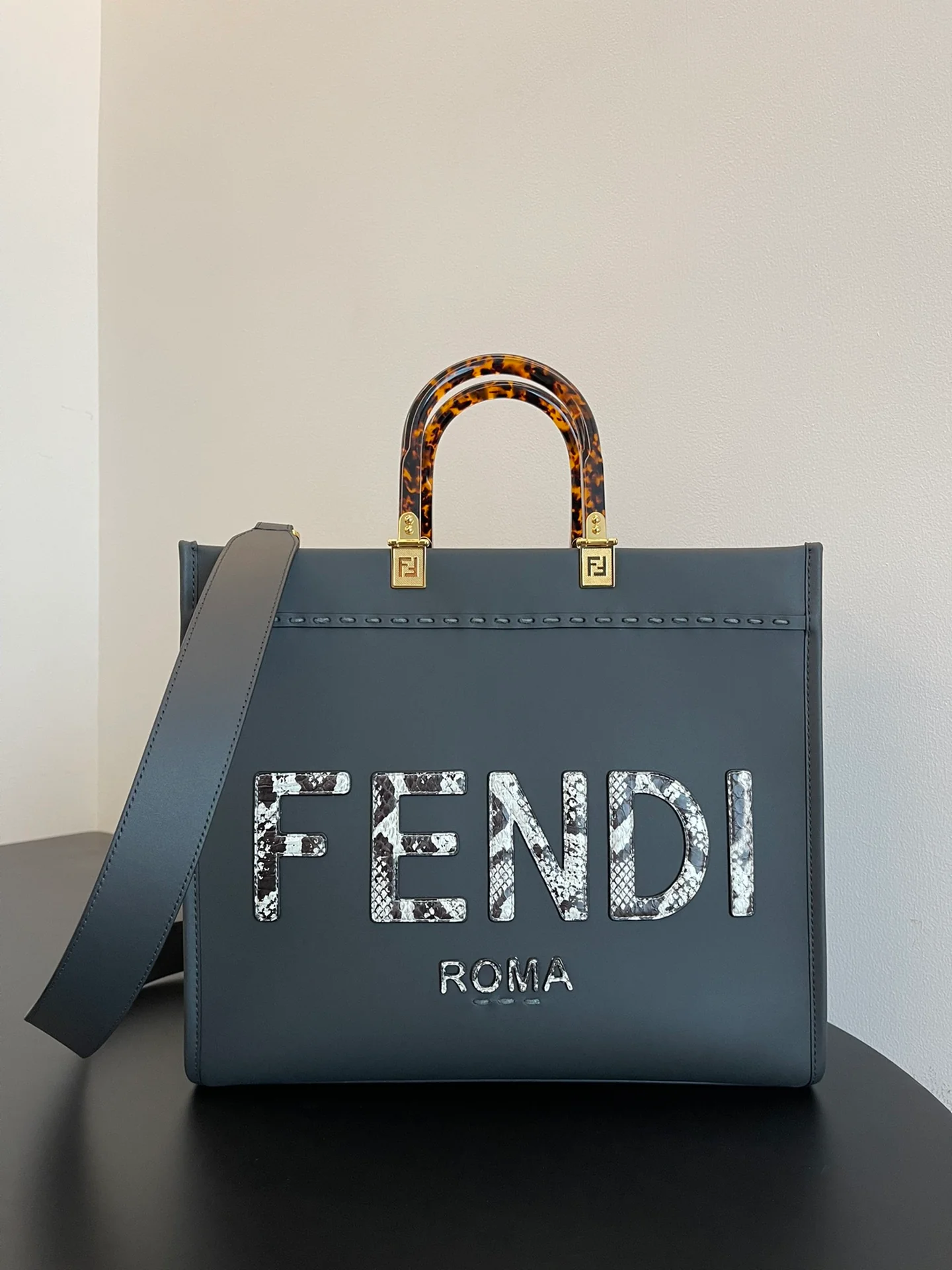 Сумка-тоут Fendi с логотипом Sunshine, синяя.