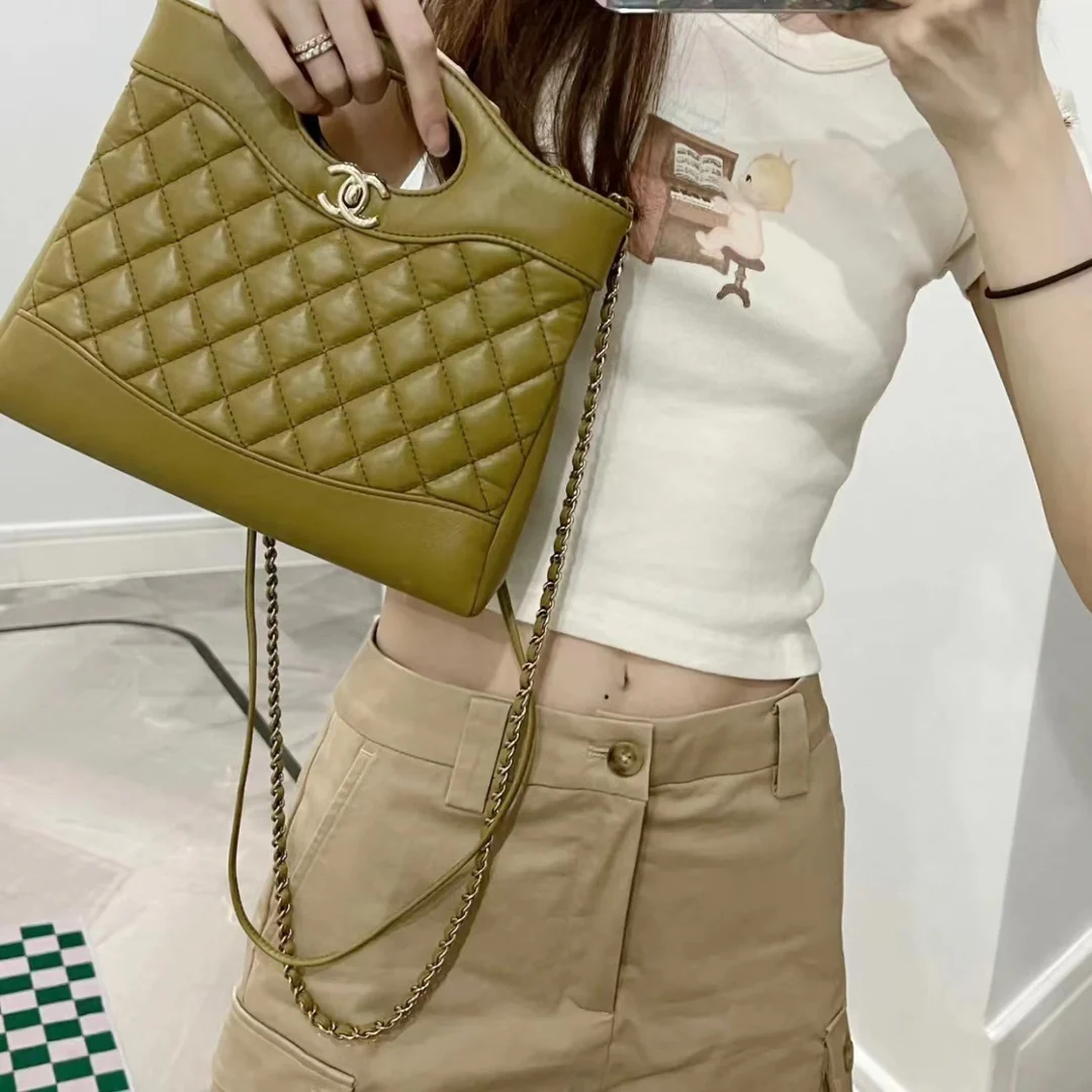 Коллекция Chanel Pre-Fall 2023 - сумка 31bag - оливково-зеленая - мини