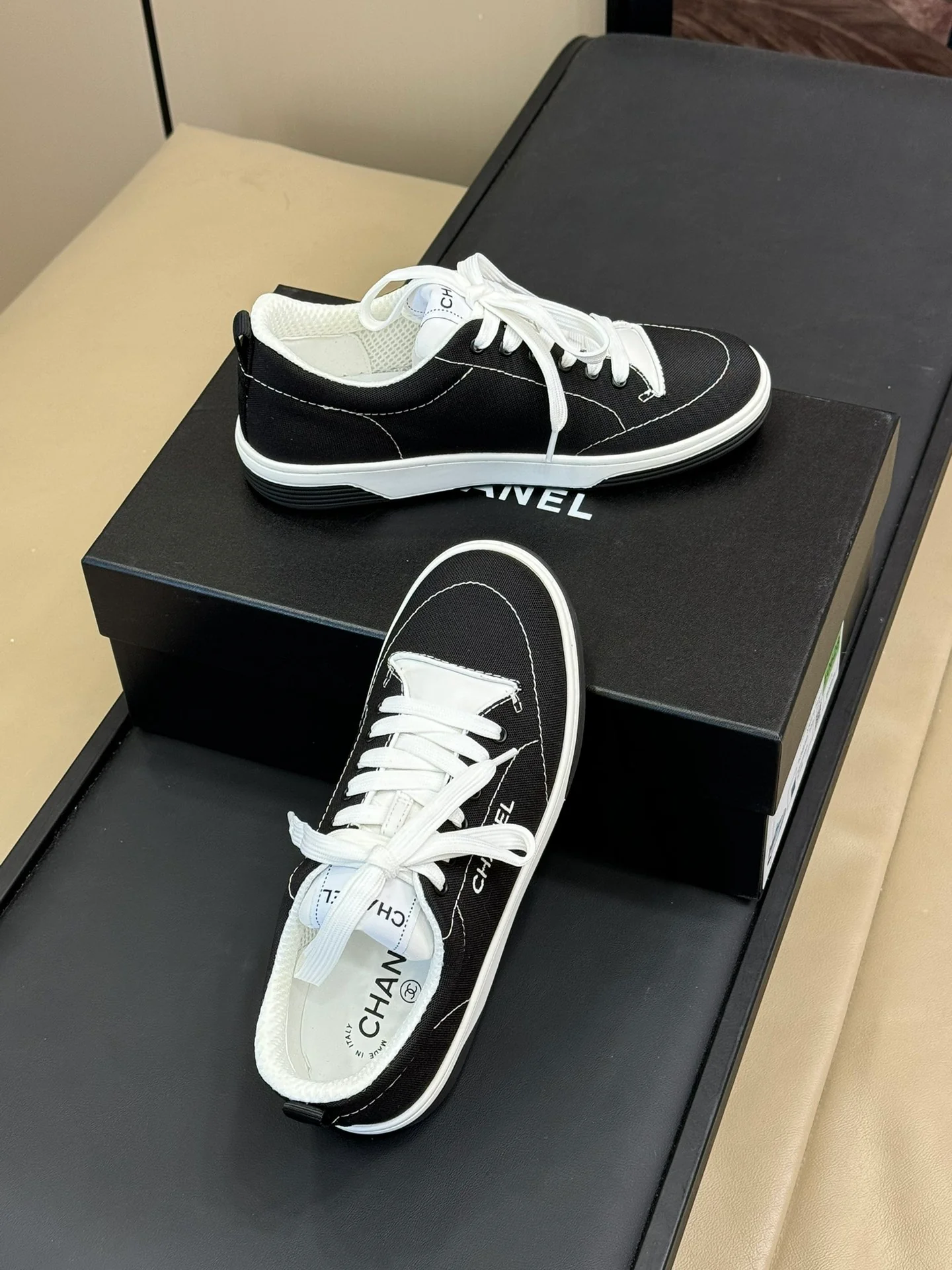 Скейтбордные кроссовки Chanel 2024 - черные