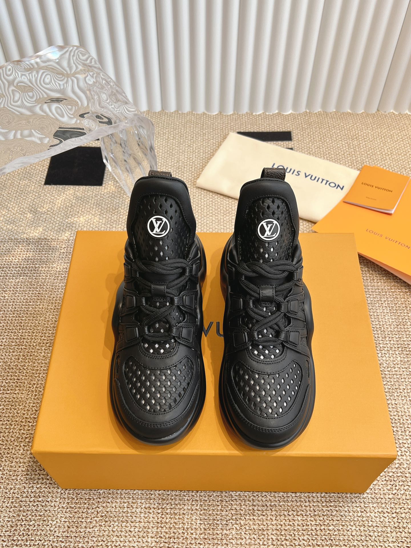 Повседневные туфли на платформе LV-2024 - черные