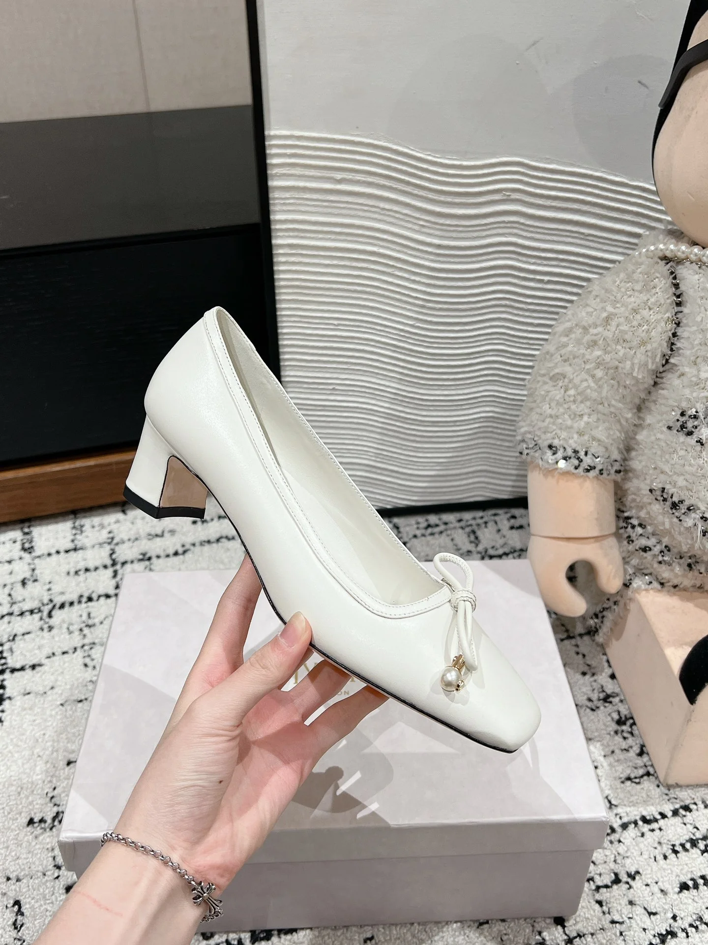 Туфли на низком каблуке с квадратным носком Jimmy 2024 - белые