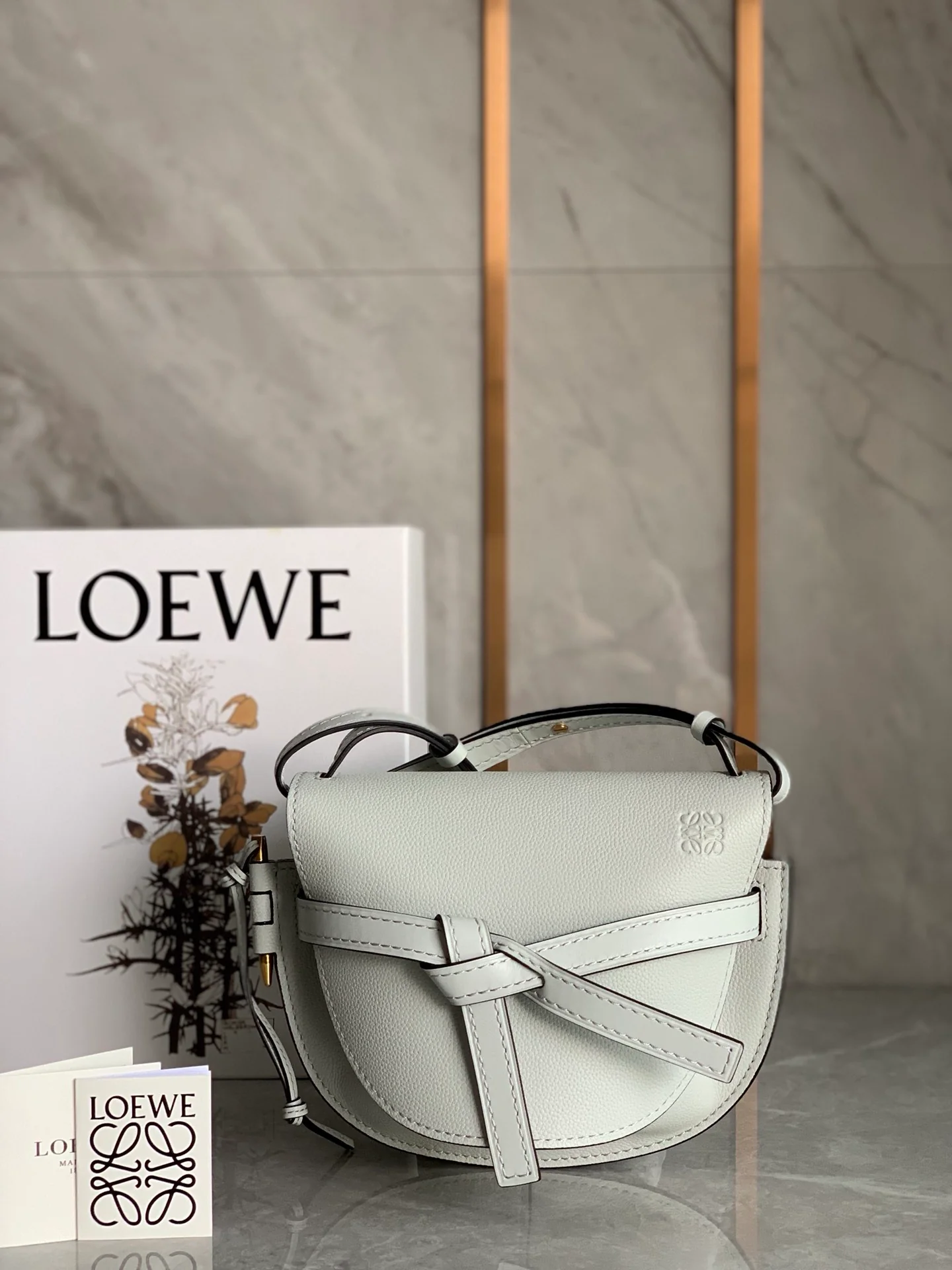 Loewe-gate-small-20x19x11-5-cm-12