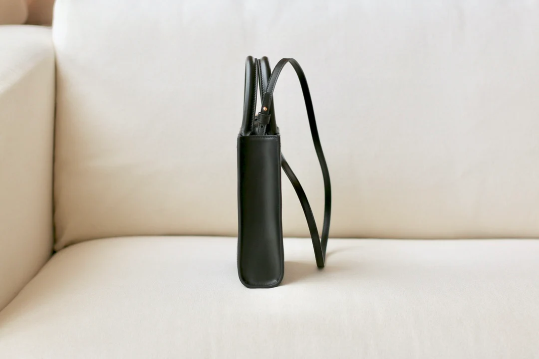 Celine Mini Cabas из черной коровьей кожи