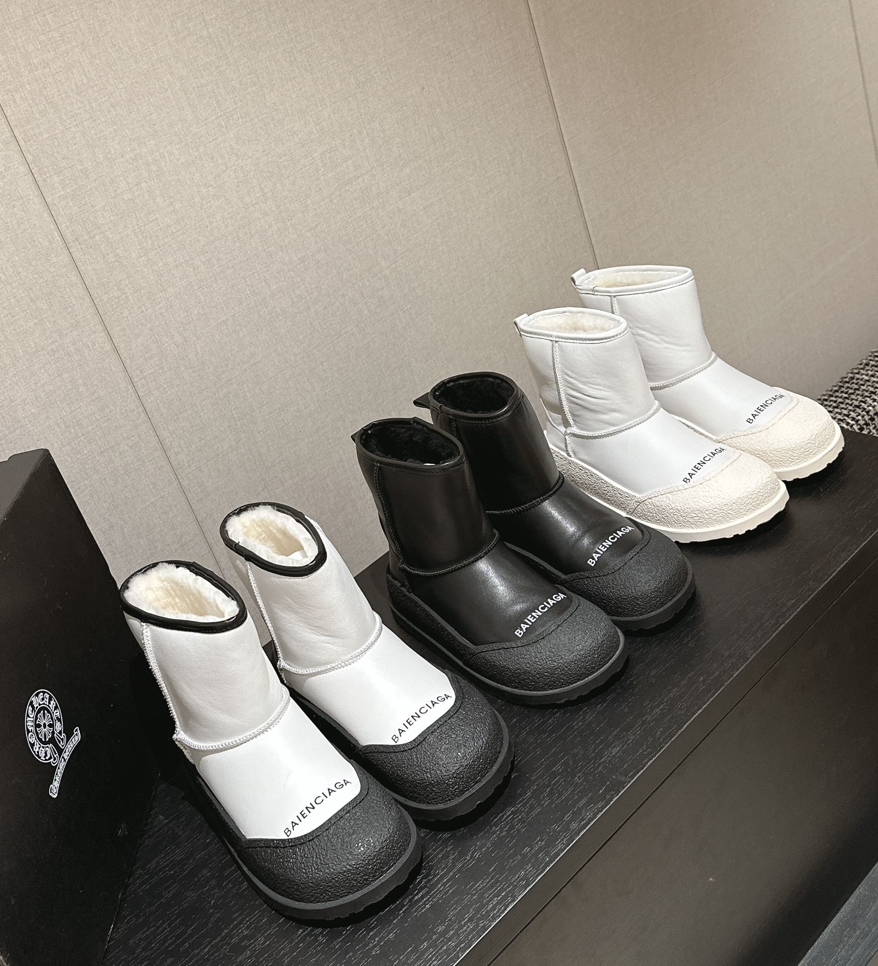 Шерстяные зимние сапоги Balenciaga 2024 — изображение из коллекции