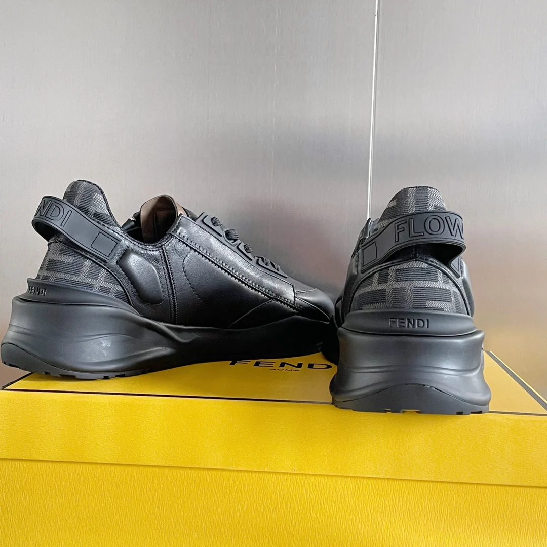 Fendi - Повседневные кроссовки - Черный монограммный дизайн