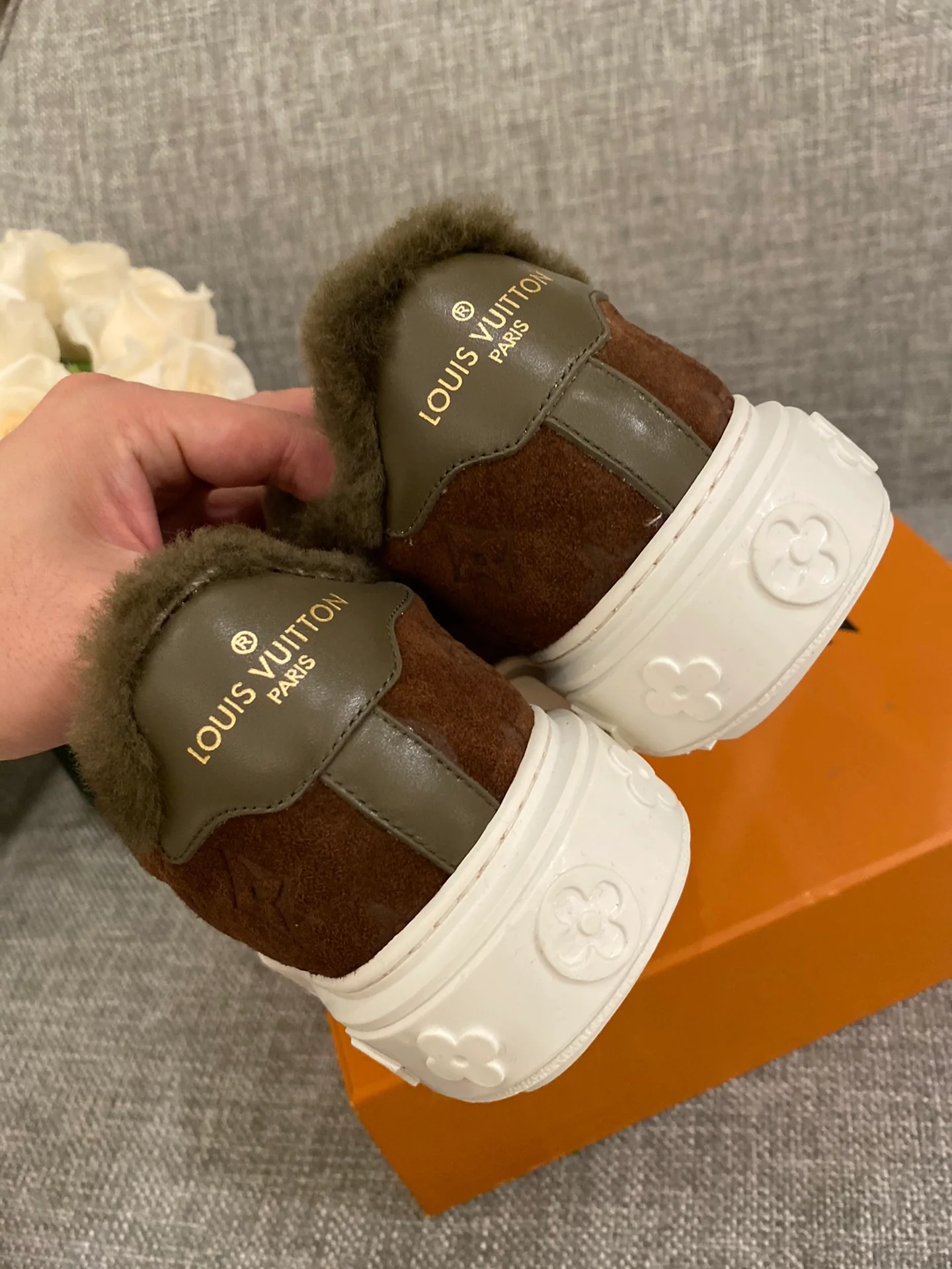 LV - Кроссовки с тиснением из шерсти - Темно-коричневые