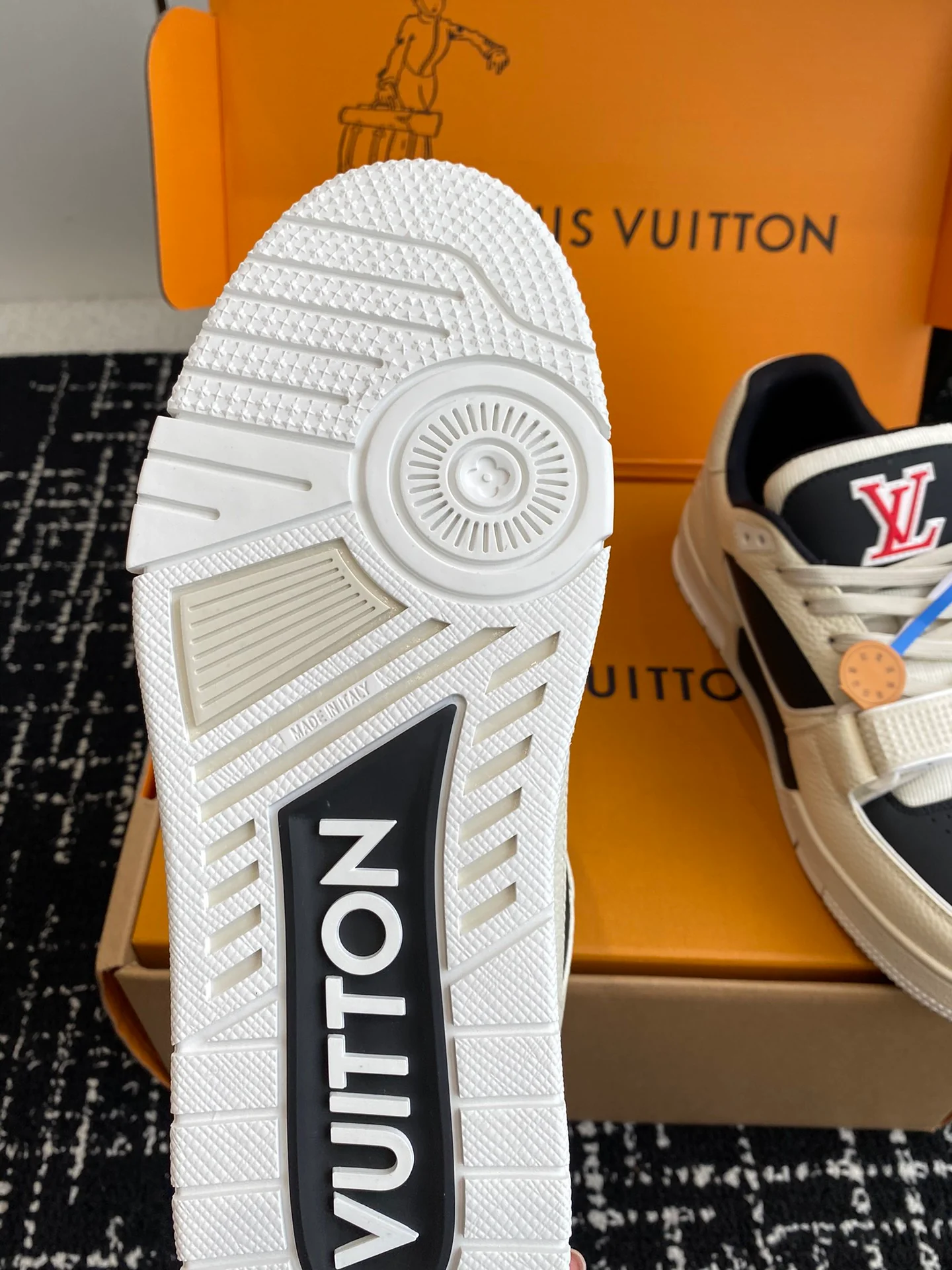 Скейтбордные кроссовки LV-2024 - черные