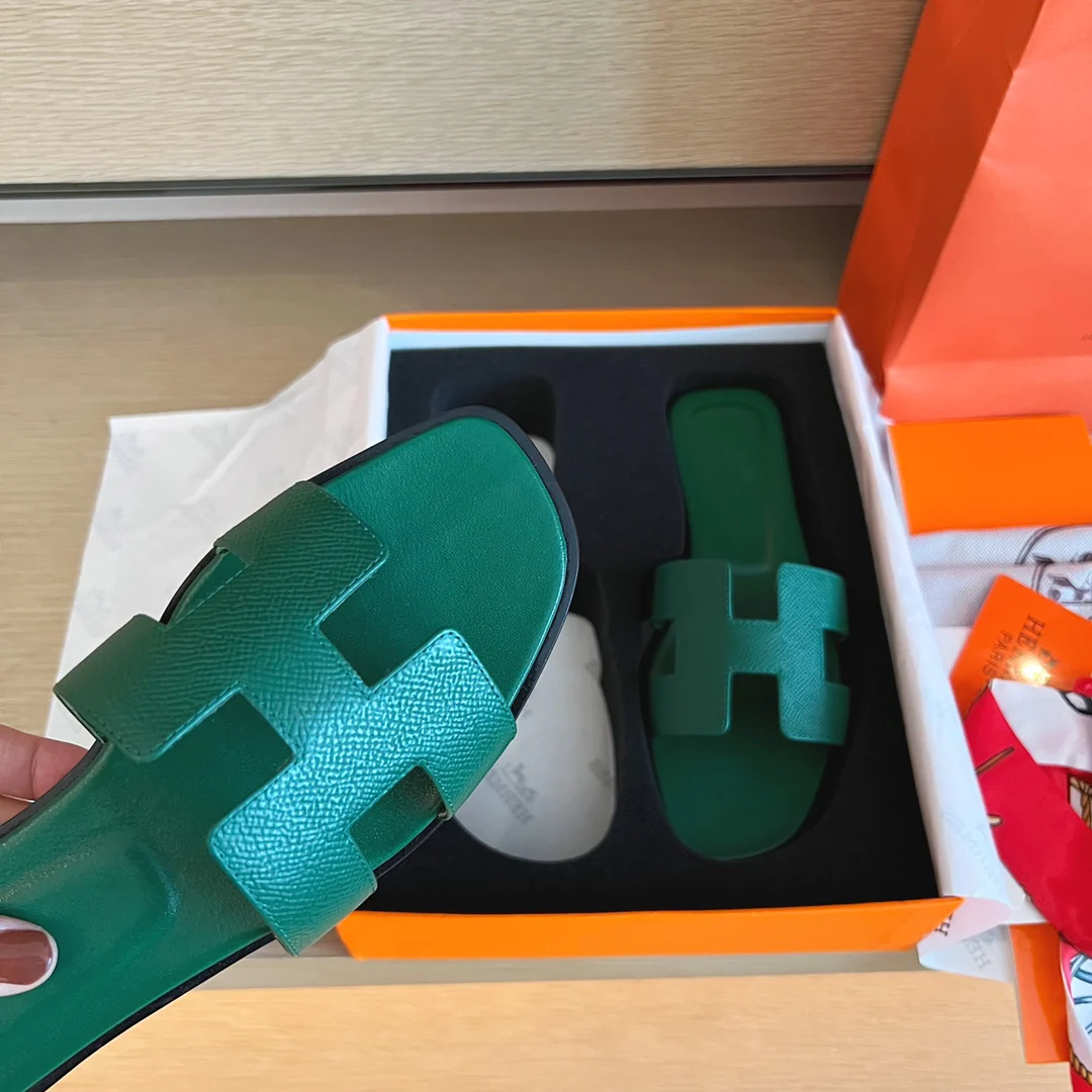 Тапочки Hermes H на плоской подошве - серия с принтом пальмовых листьев - подошва с полным покрытием - 1 шт.