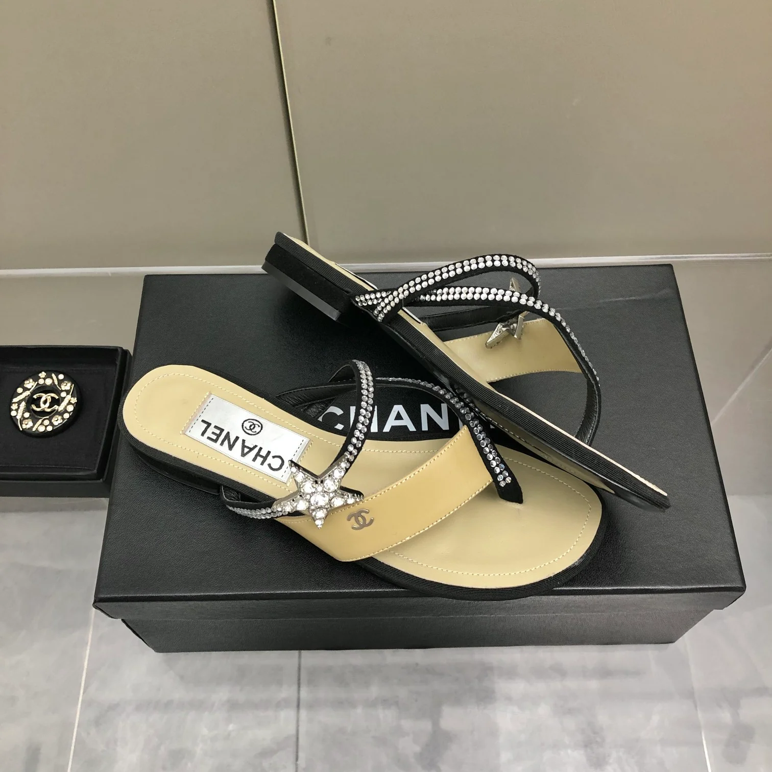 Сандалии/тапочки Chanel