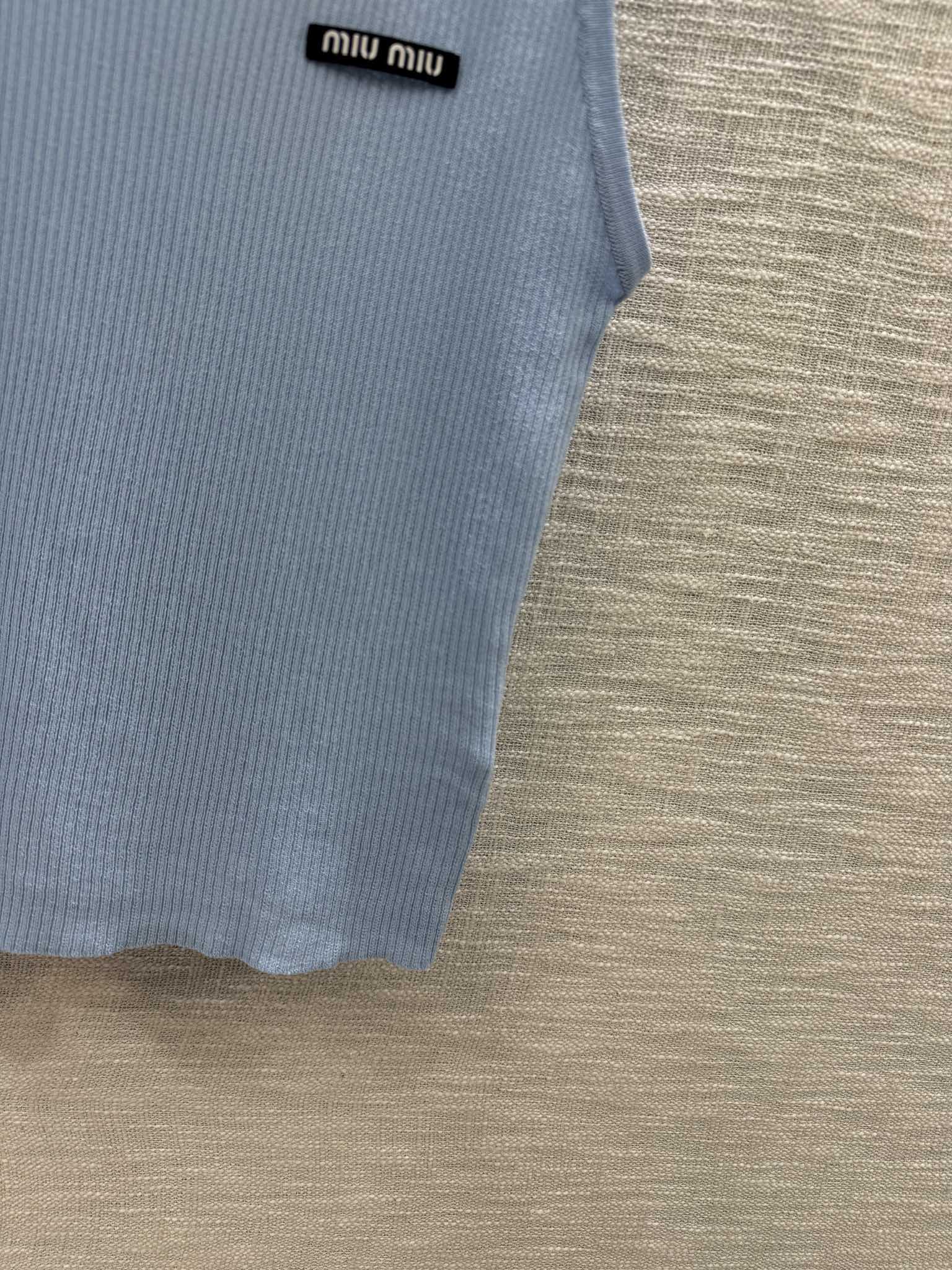 Жилет Miu Miu-2404 из плотной вязки с бисером, синий